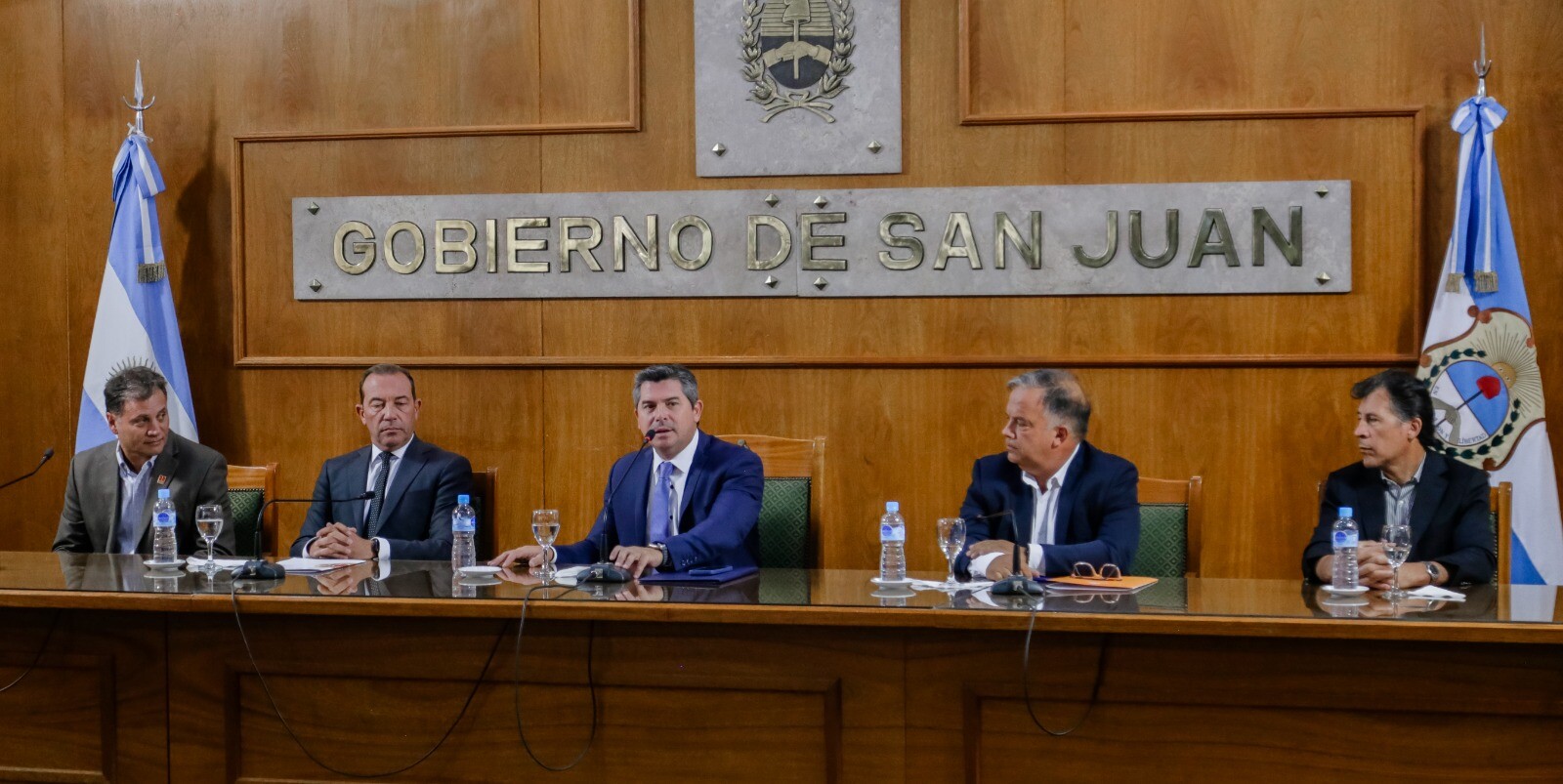 IMG-20250204-WA0022.jpg El gobernador Orrego anunció una importante inversión para la ampliación del Hospital Rawson