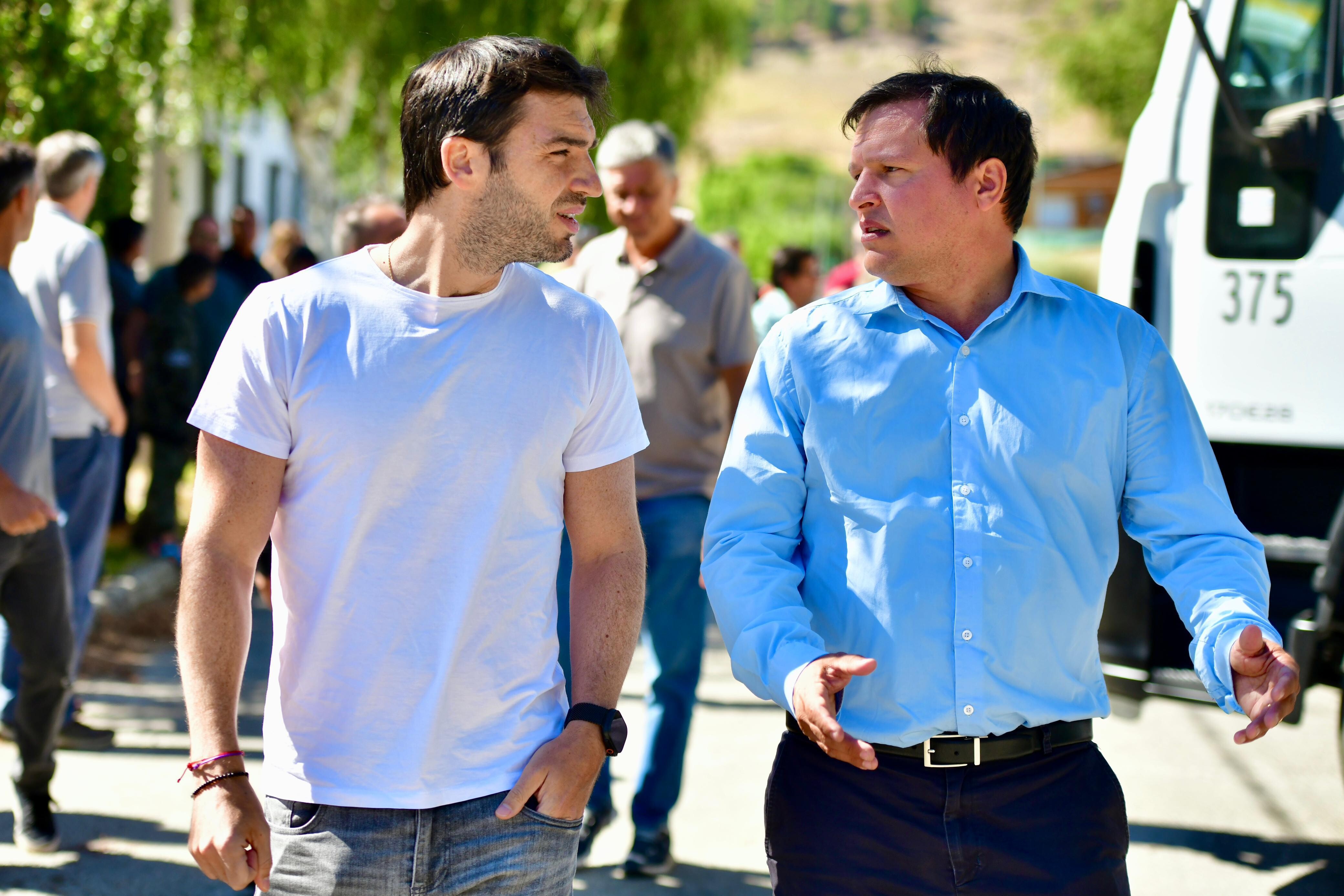 Torres: «Seguimos reforzando el parque automotor de Vialidad Provincial para mejorar las tareas en terreno y el control de incendios»