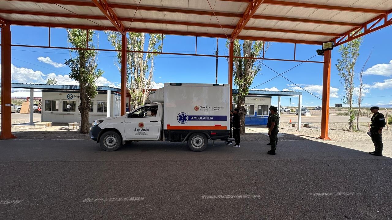 IMG-20250215-WA0045.jpg El Gobierno de San Juan por primera vez traslada un paciente por el Paso Internacional de Agua Negra.