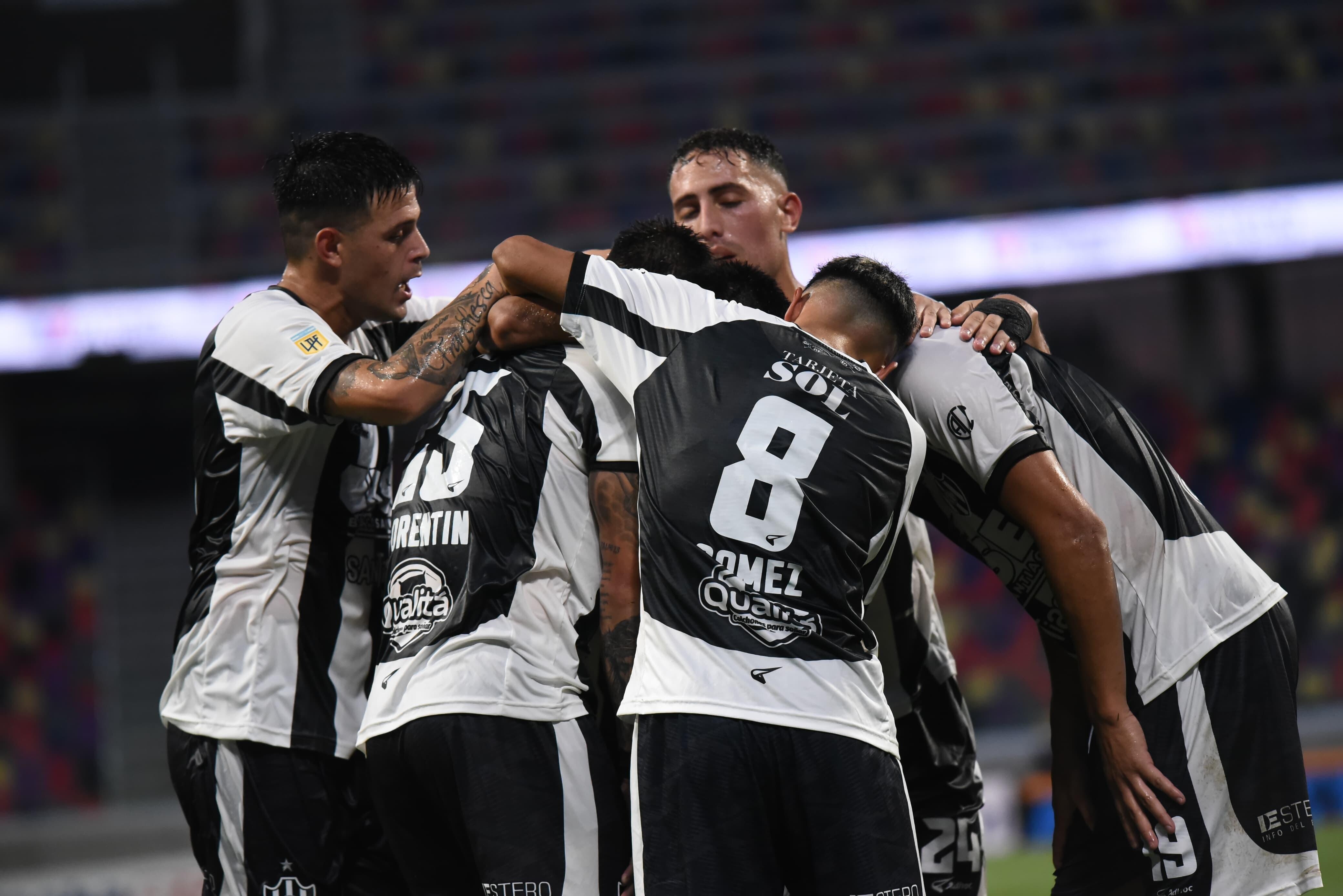 BAILE DE CUARTETO EN EL MADRE DE CIUDADES: CENTRAL CORDOBA  GOLEO AL PIRATA 4 – 0