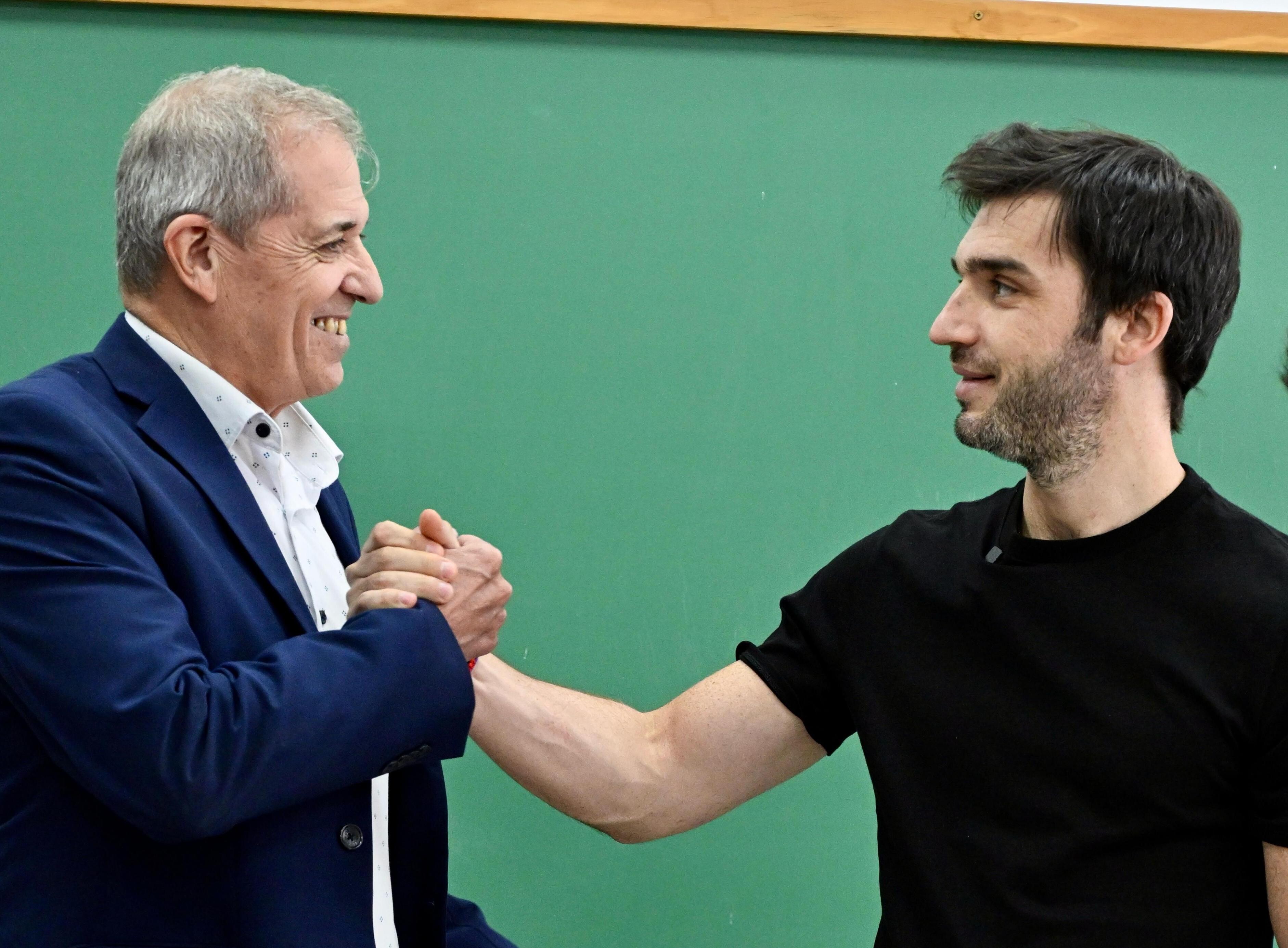 Torres anunció un importante incremento en el ítem Profesionalidad Docente y aseguró: «Nuestro compromiso es seguir transformando el sistema educativo»