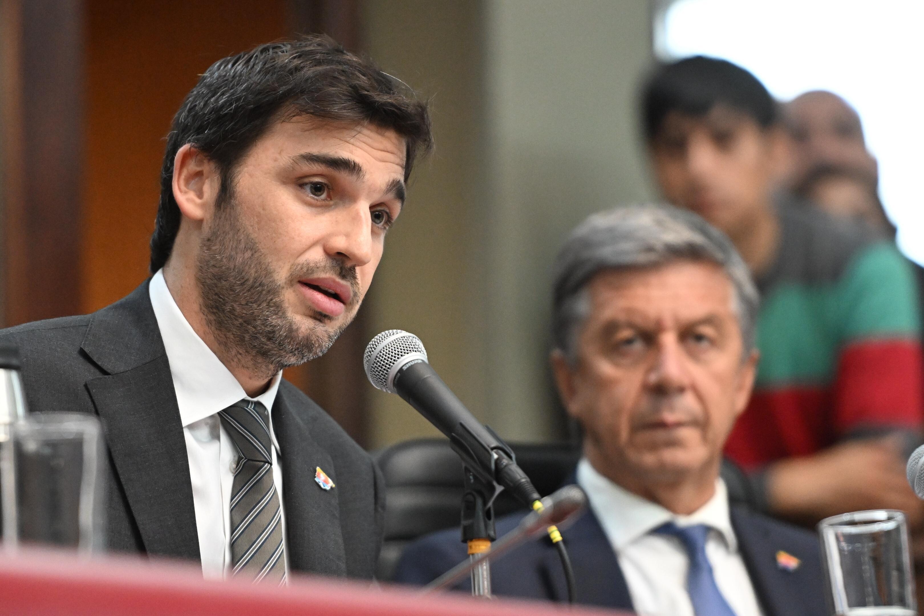 Torres: “Vamos a discutir todo lo que sea necesario en materia educativa, pero siempre con los chicos en las aulas”