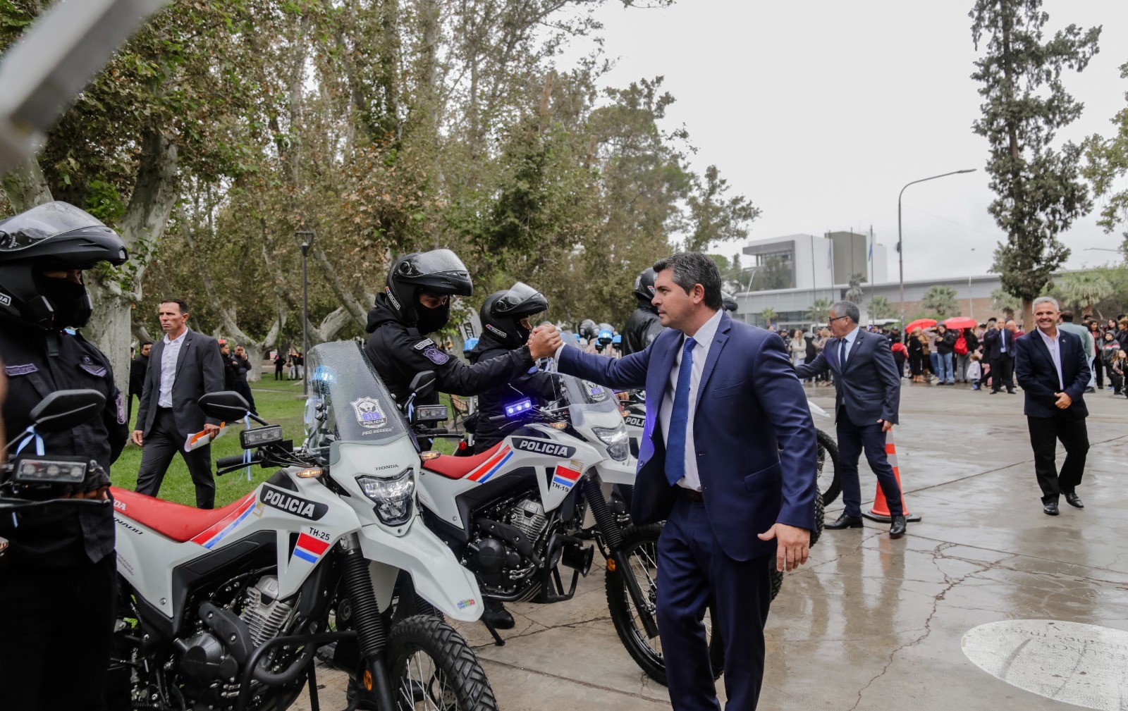 IMG-20250325-WA0057.jpg Orrego encabezó la entrega de equipamiento y nuevos nombramientos para fortalecer la seguridad en San Juan
