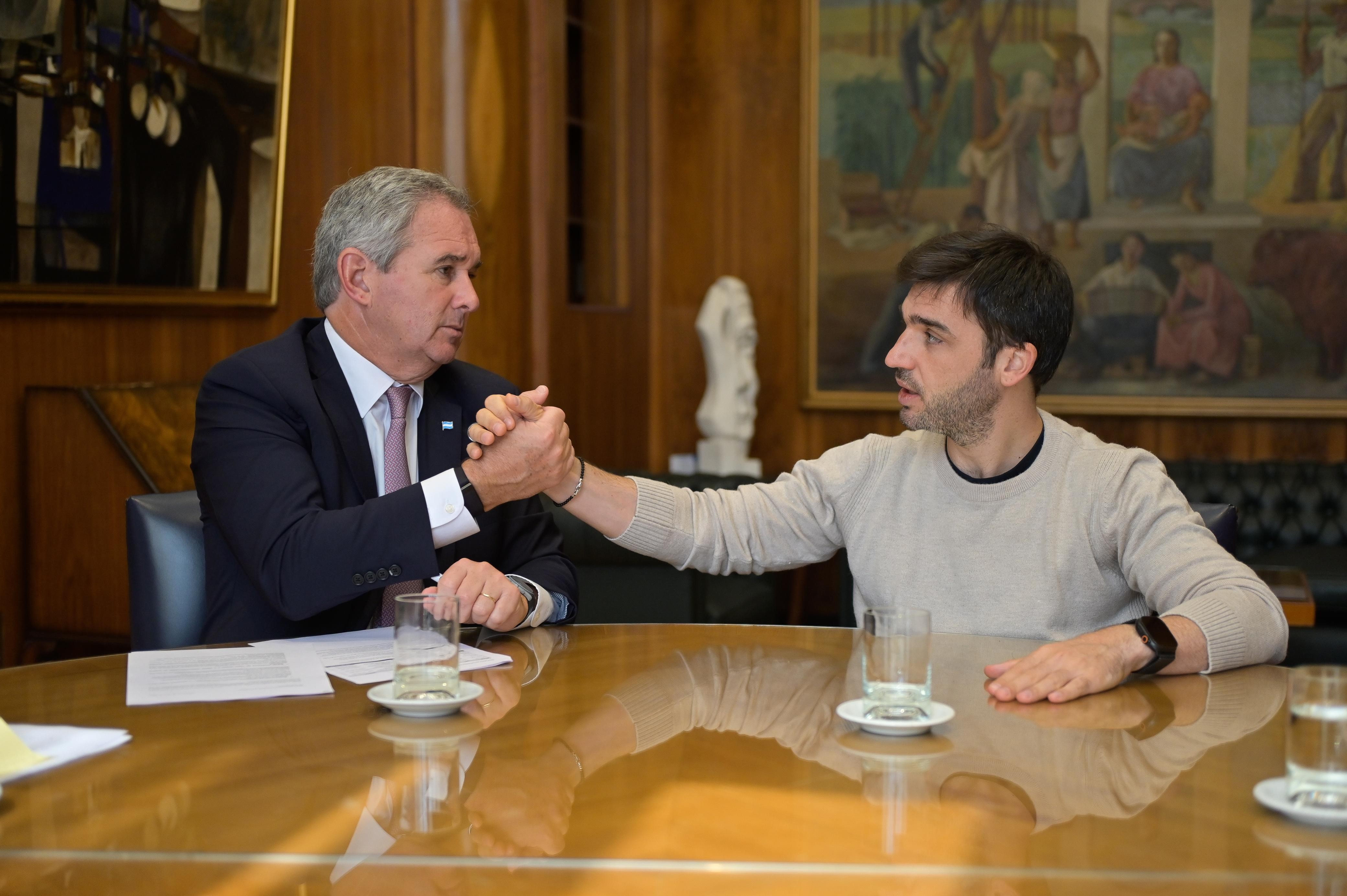 Torres se reunió con autoridades nacionales, quienes destacaron la elevación de la calificación crediticia de Chubut por la agencia Moody’s