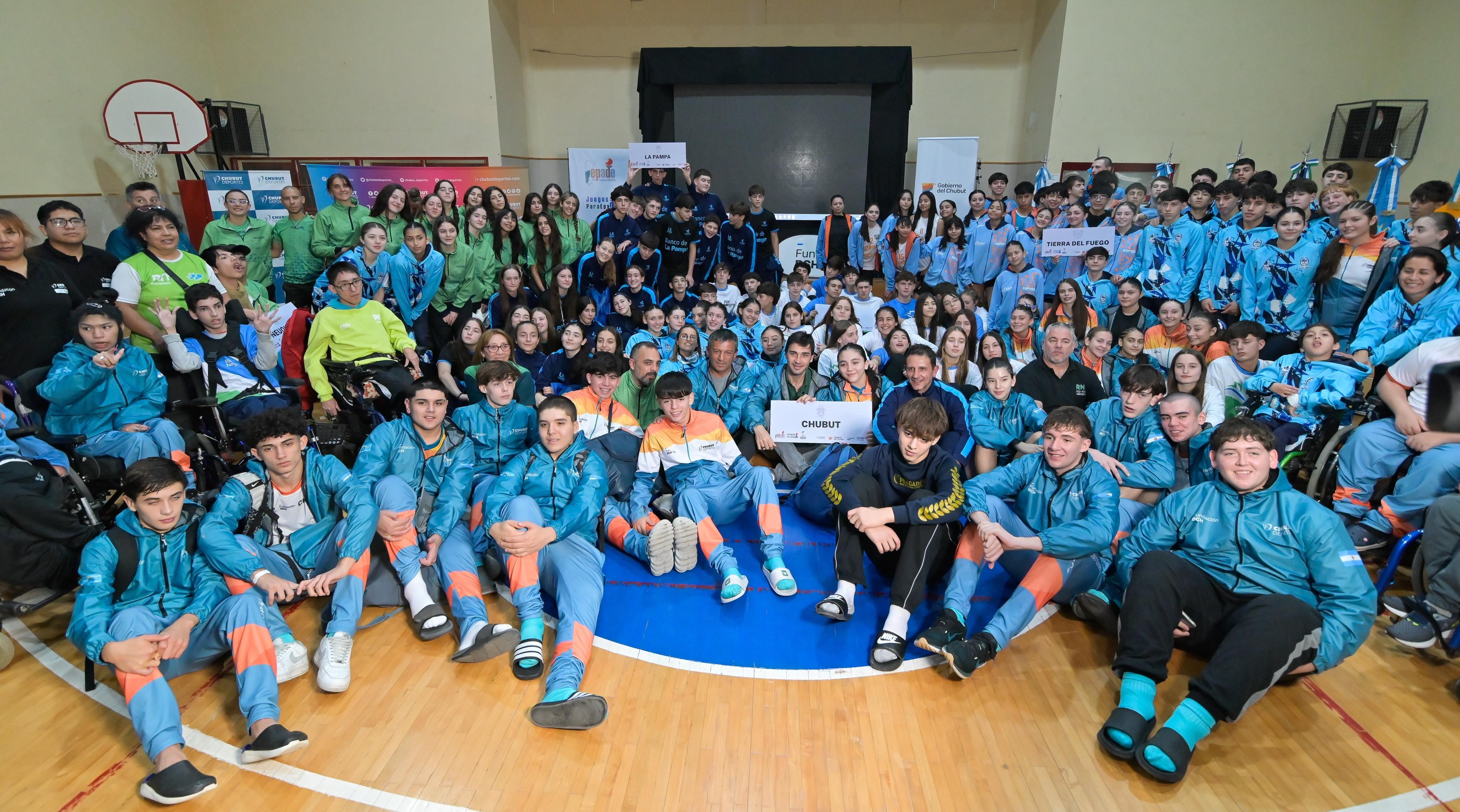 Torres encabezó la apertura de los Juegos Patagónicos y destacó la promoción del deporte como mecanismo integrador de los jóvenes de la región