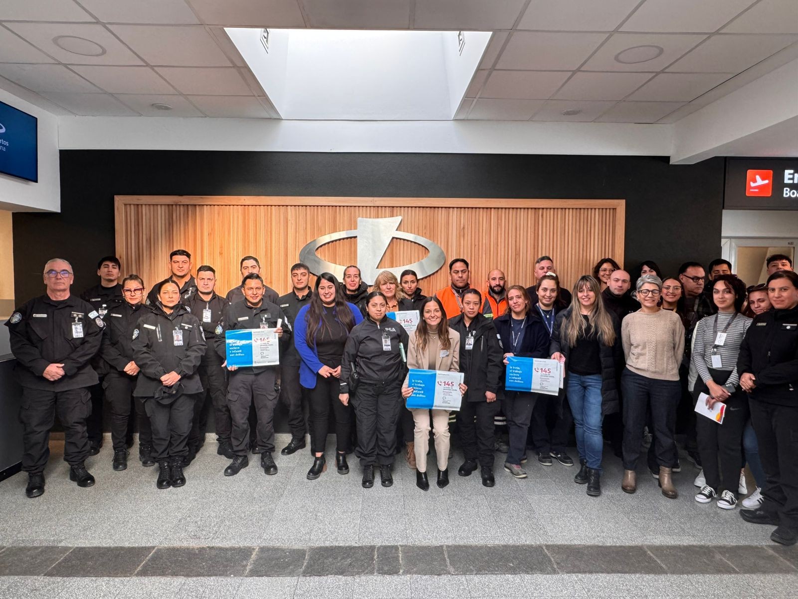 Provincia efectuó capacitación sobre Trata y Tráfico de Personas en el Aeropuerto de Puerto Madryn