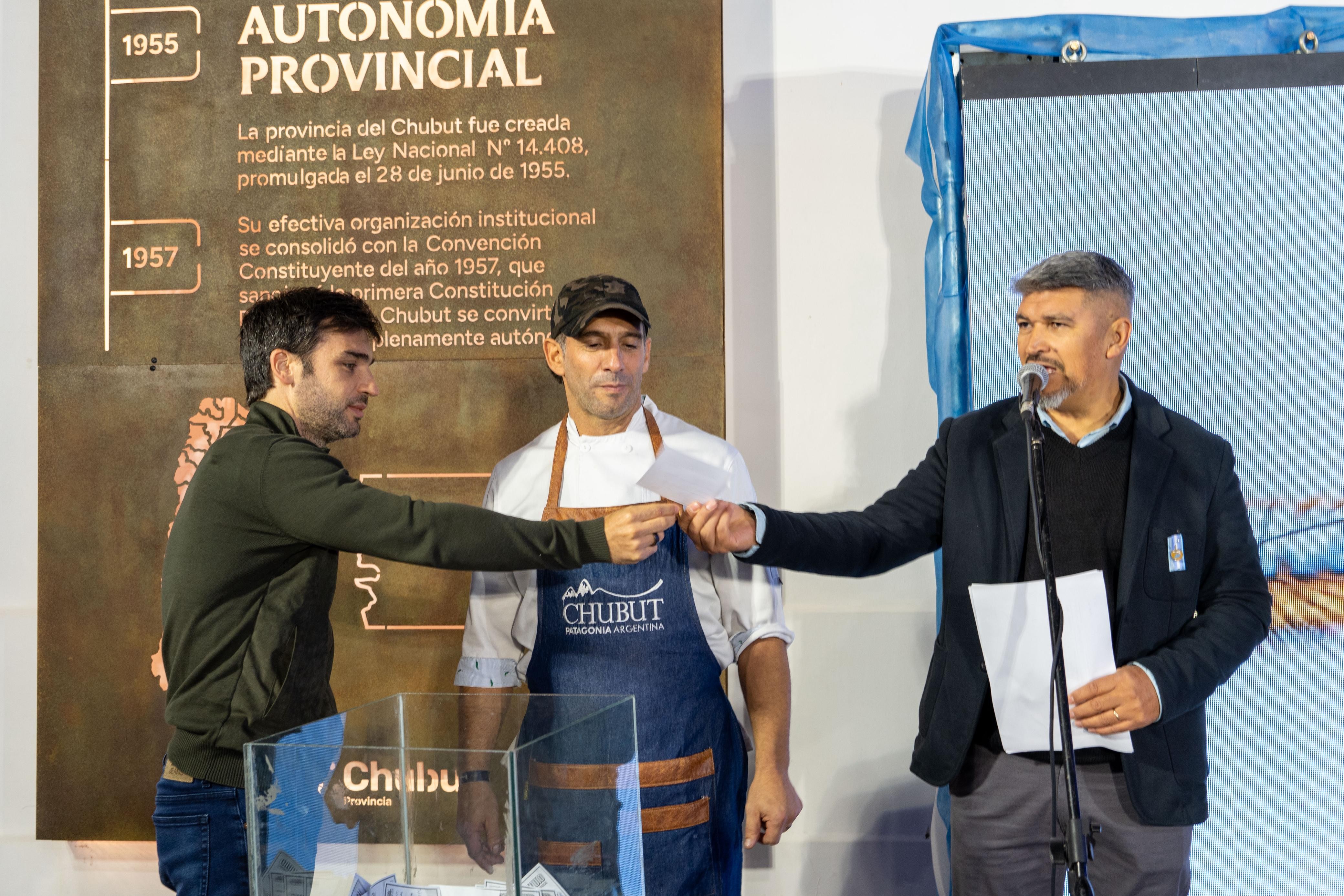 IMG-20250527-WA0017.jpg El Telebingo Chubutense celebró la Patria desde la Casa de Gobierno con premios millonarios, tradición y un show inolvidable