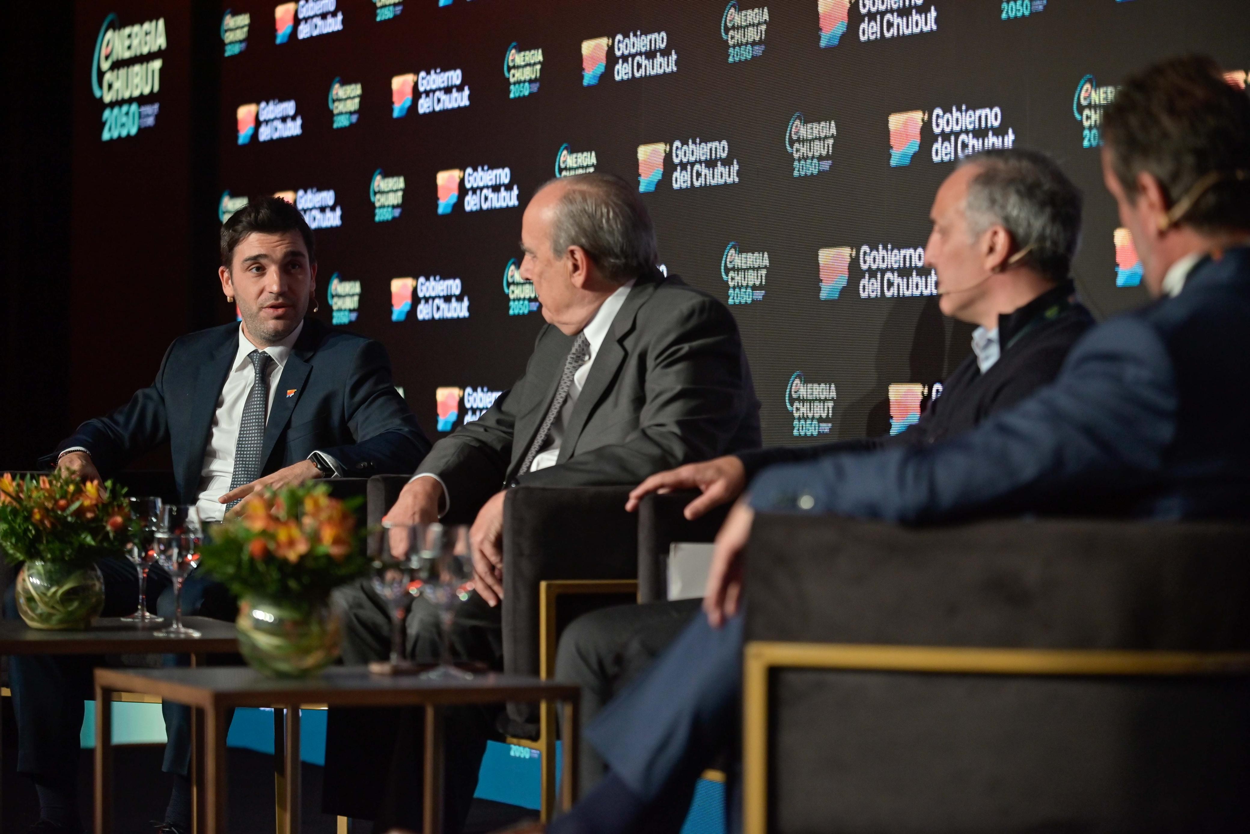 IMG-20250602-WA0059.jpg Energía Chubut 2050 – Tierra de Futuro: “Nuestra provincia es hoy protagonista del cambio que necesita la Argentina”, aseguró Torres