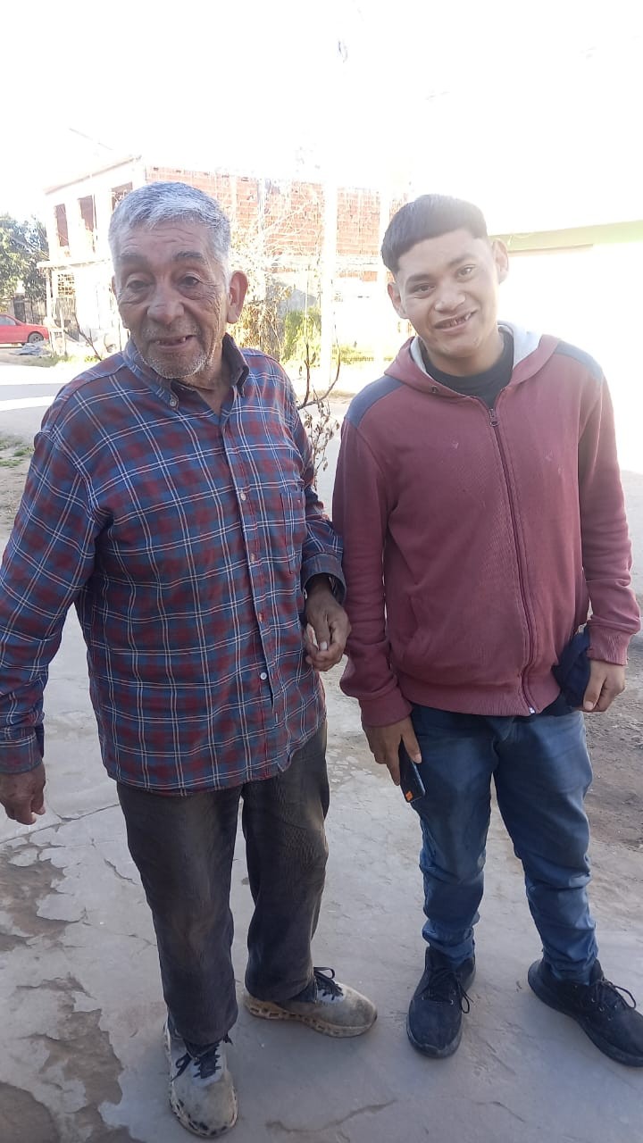 IMG-20250626-WA0047.jpg El abuelito luego de pasar por la peluquería con su hijo