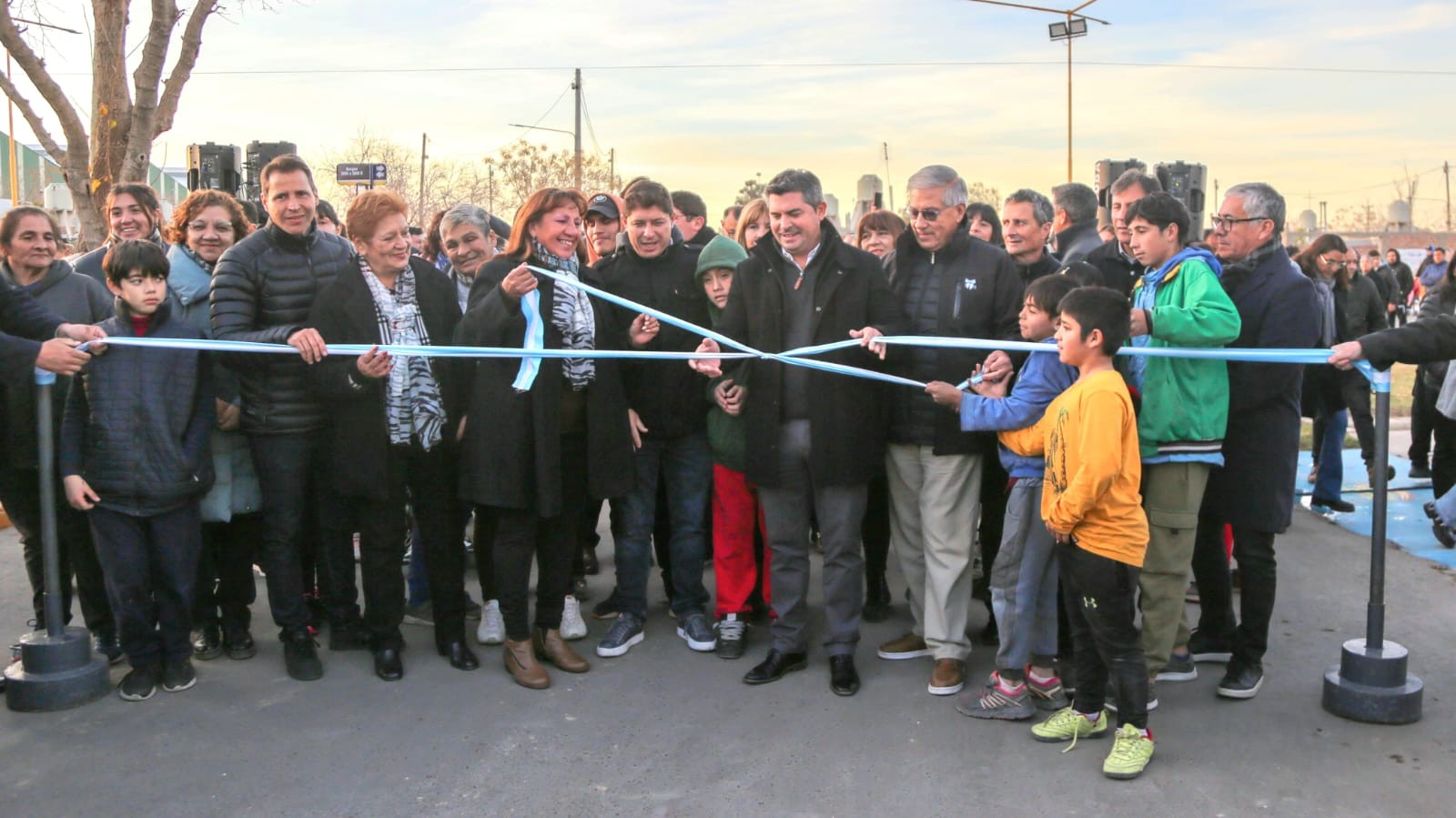 IMG-20250703-WA0008(1).jpg Orrego inauguró el pavimento en barrios de Santa Lucía