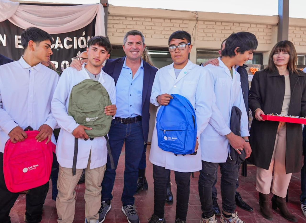IMG-20250814-WA0097.jpg Histórico: Orrego inauguró en Mogna la primera escuela secundaria rural de San Juan.