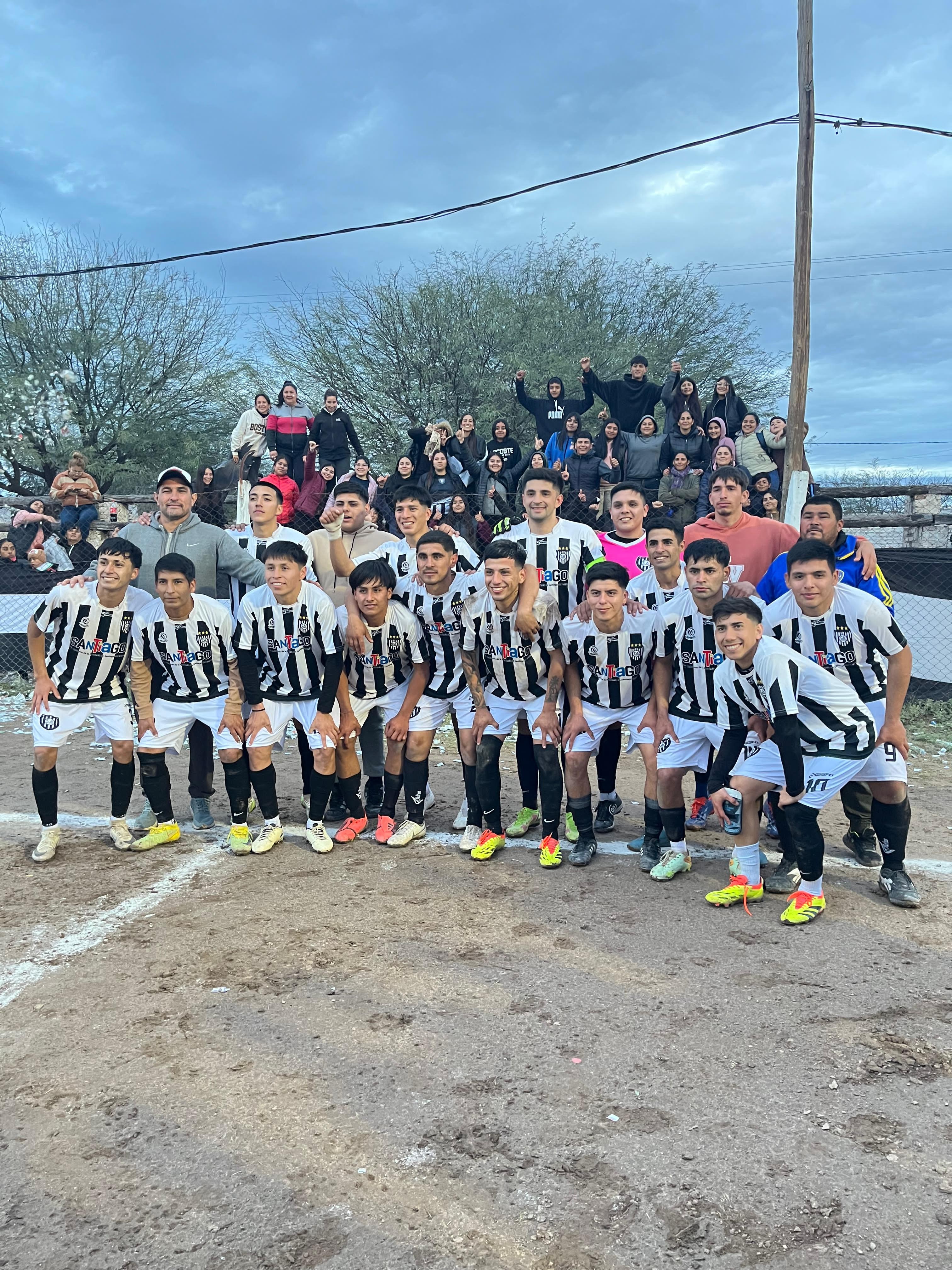 Atlético Icaño ganó y jugará la final de la Liga Añatuyense.