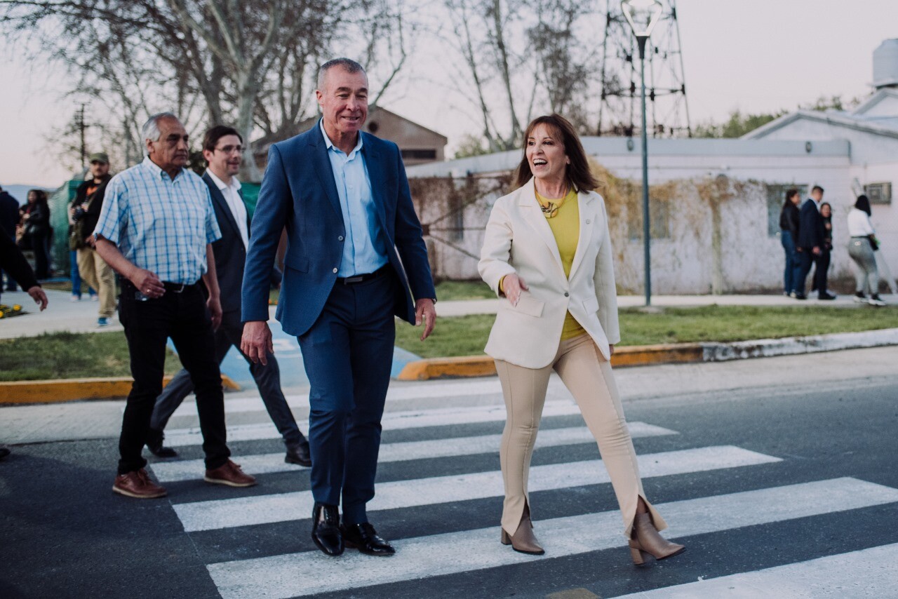 La Municipalidad de la Ciudad de San Juan presentó las obras de mejoramiento urbano que se desarrollan en los tramos de las calles Sargento Cabral, Aguiar y Los Nogales, hasta llegar al Barrio Los Aromos.