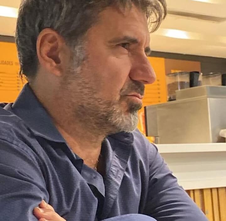 *Las alegrías de la política y las amarguras del pueblo argentino* *Las alegrías de la política y las amarguras del pueblo argentino*