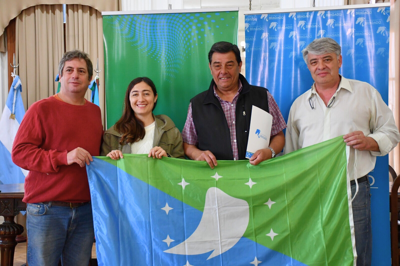 Municipio reconoce formalmente a las Comisiones de Fomento de los barrios Bomberos y La Floresta