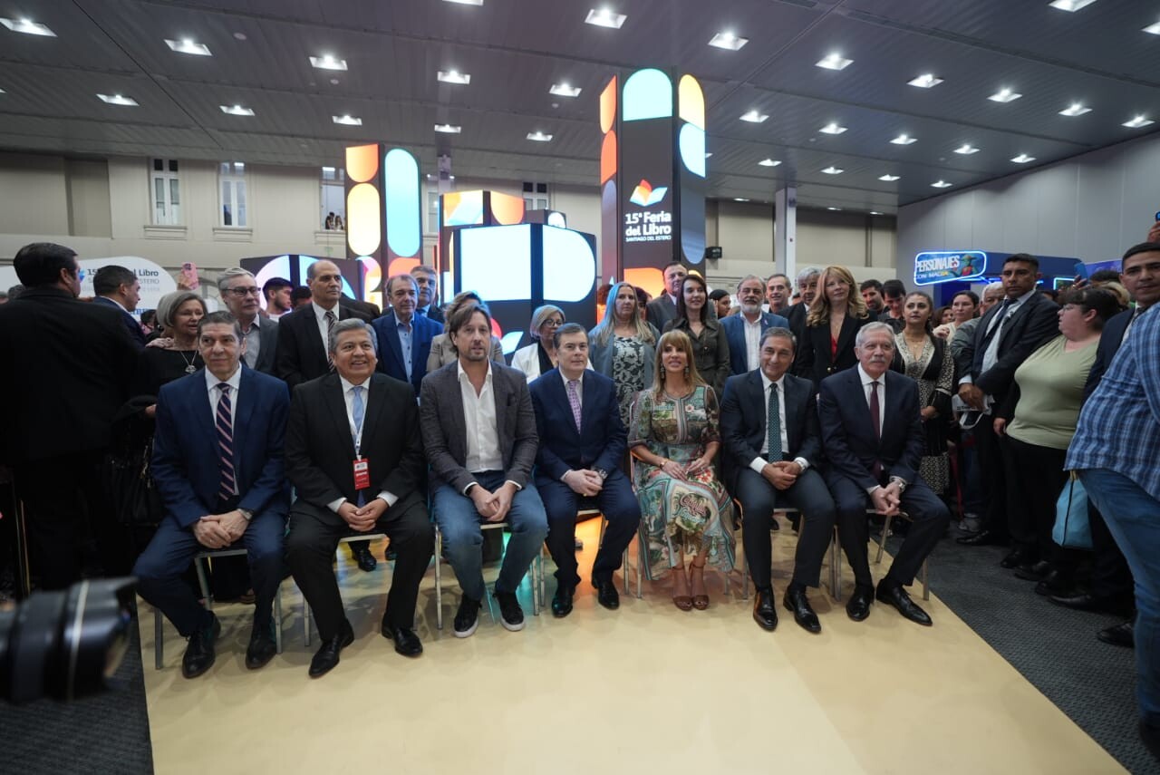 EL GOBERNADOR ZAMORA DEJÓ OFICIALMENTE INAUGURADA LA 15° FERIA PROVINCIAL DEL LIBRO