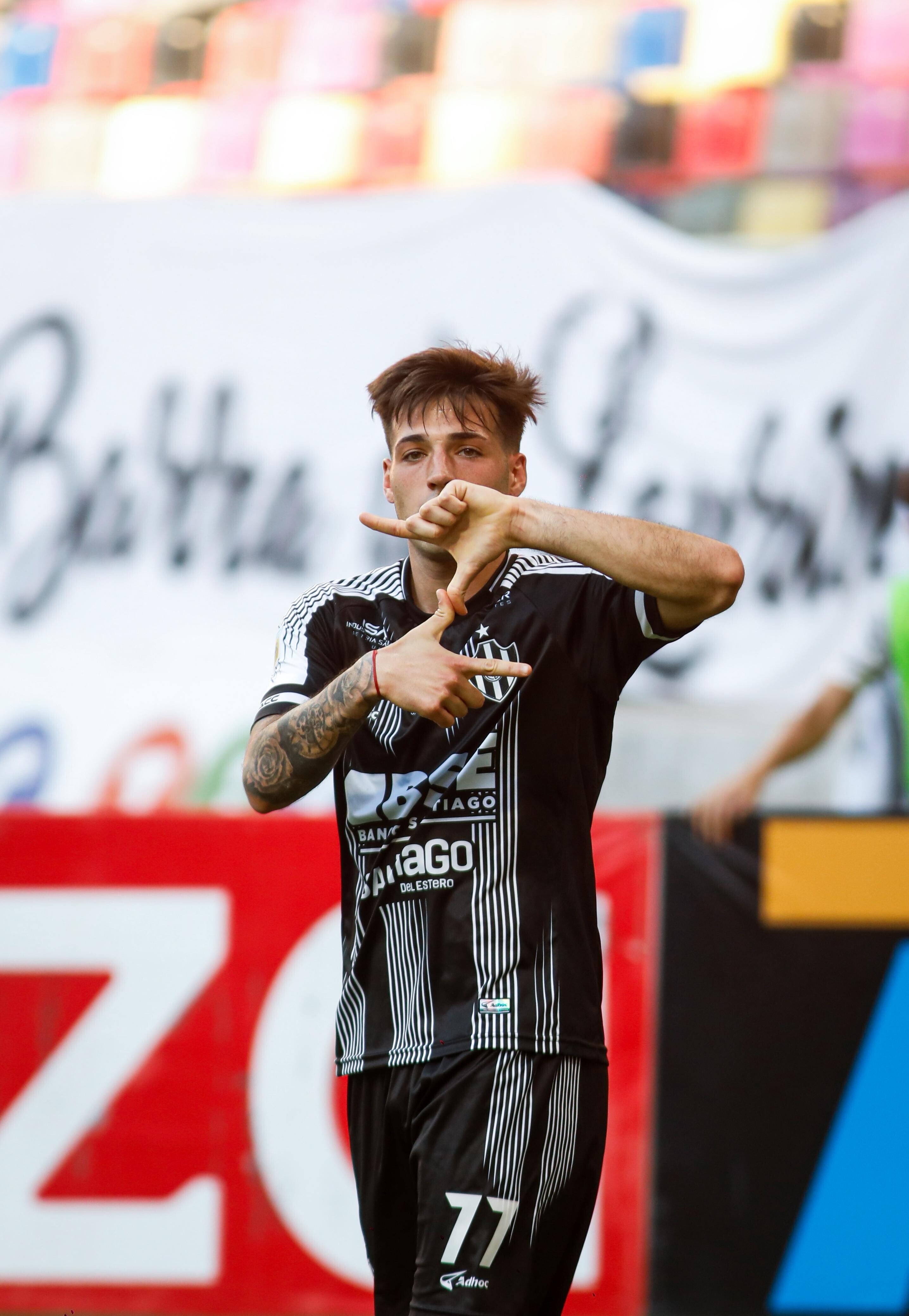 IMG-20251010-WA0070.jpg EN BUSCA DE LA CIMA: CENTRAL CORDOBA VISITA A HURACAN SI GANA ES PUNTERO