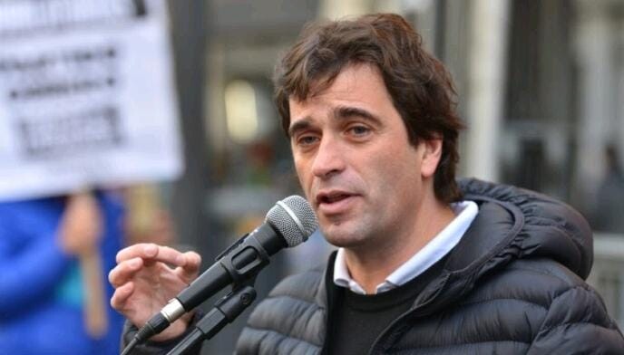 *Gabriel Solano acusó a Milei de chirolita de Trump por su apoyo a la agresión militar contra Venezuela*