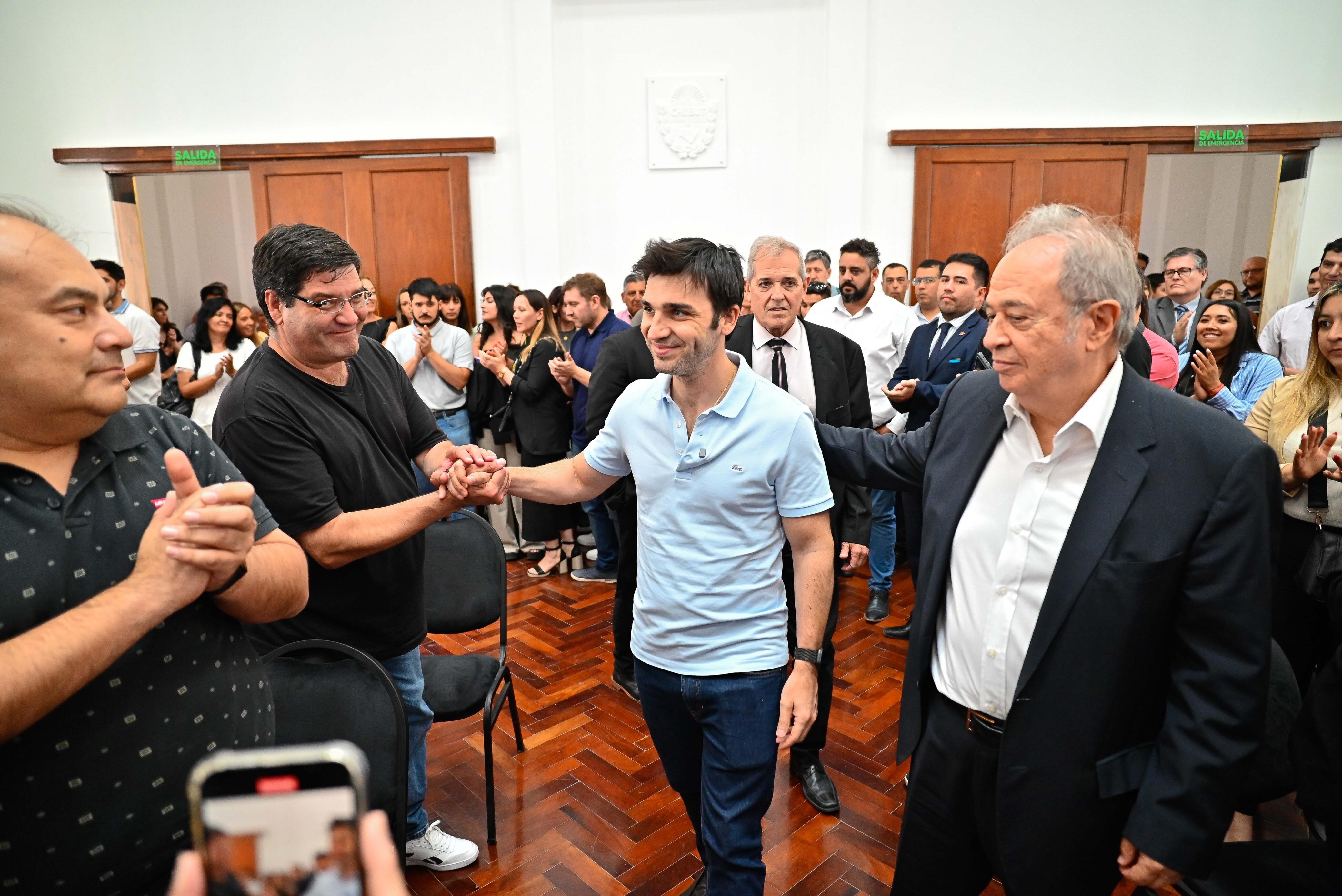 Torres presentó la incorporación de 120 antenas satelitales para seguir fortaleciendo la conectividad educativa en el interior provincial