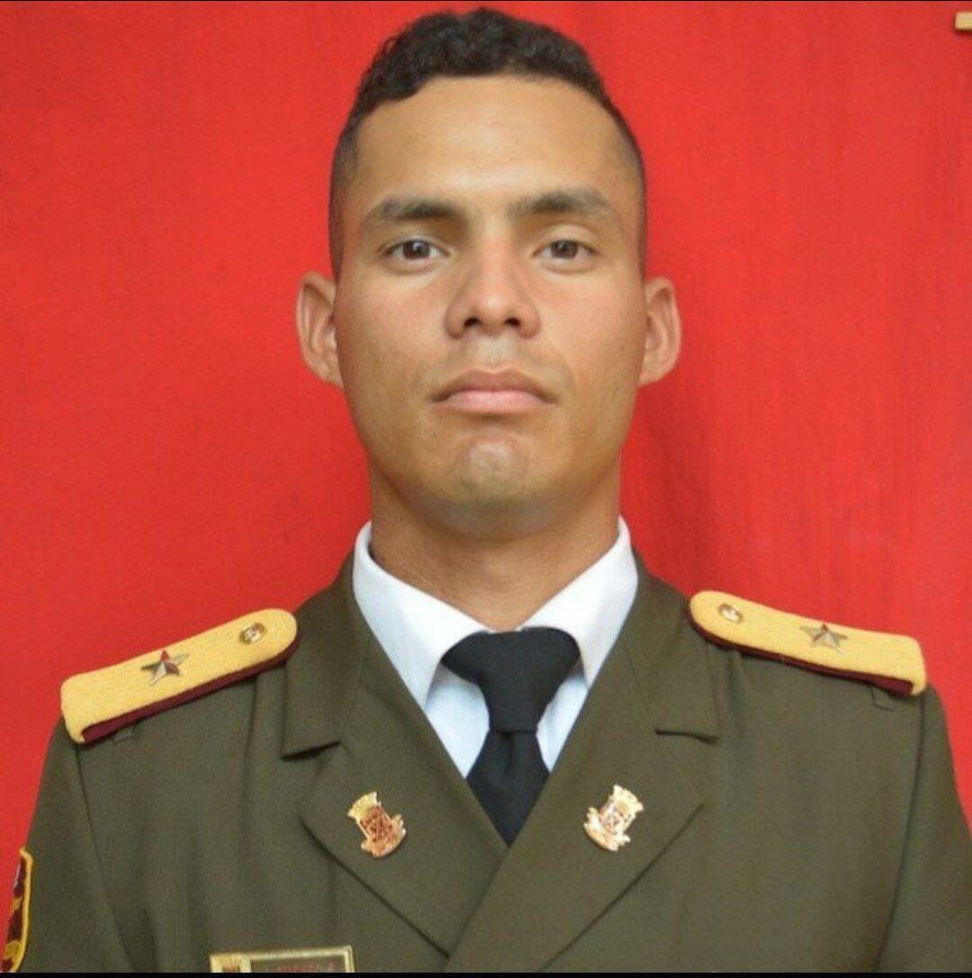 VAN APARECIENDO LOS TRAIDORES