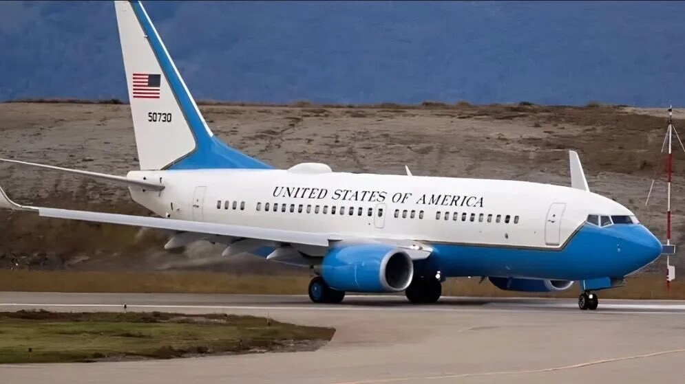 IMG-20260125-WA0095.jpg Boeing de la Fuerza Aérea de EE.UU. en Ushuaia: visita reservada de senadores estadounidenses en un enclave estratégico