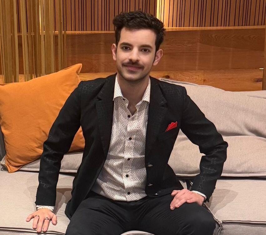 Ariel Casagrande: El ascenso de una estrella multifacética Ariel Casagrande: El ascenso de una estrella multifacética