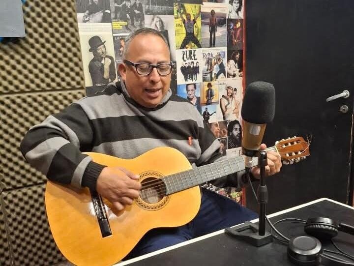 *»El Ascenso de Javi Agüero: De Soundcloud a las Radios de México»*