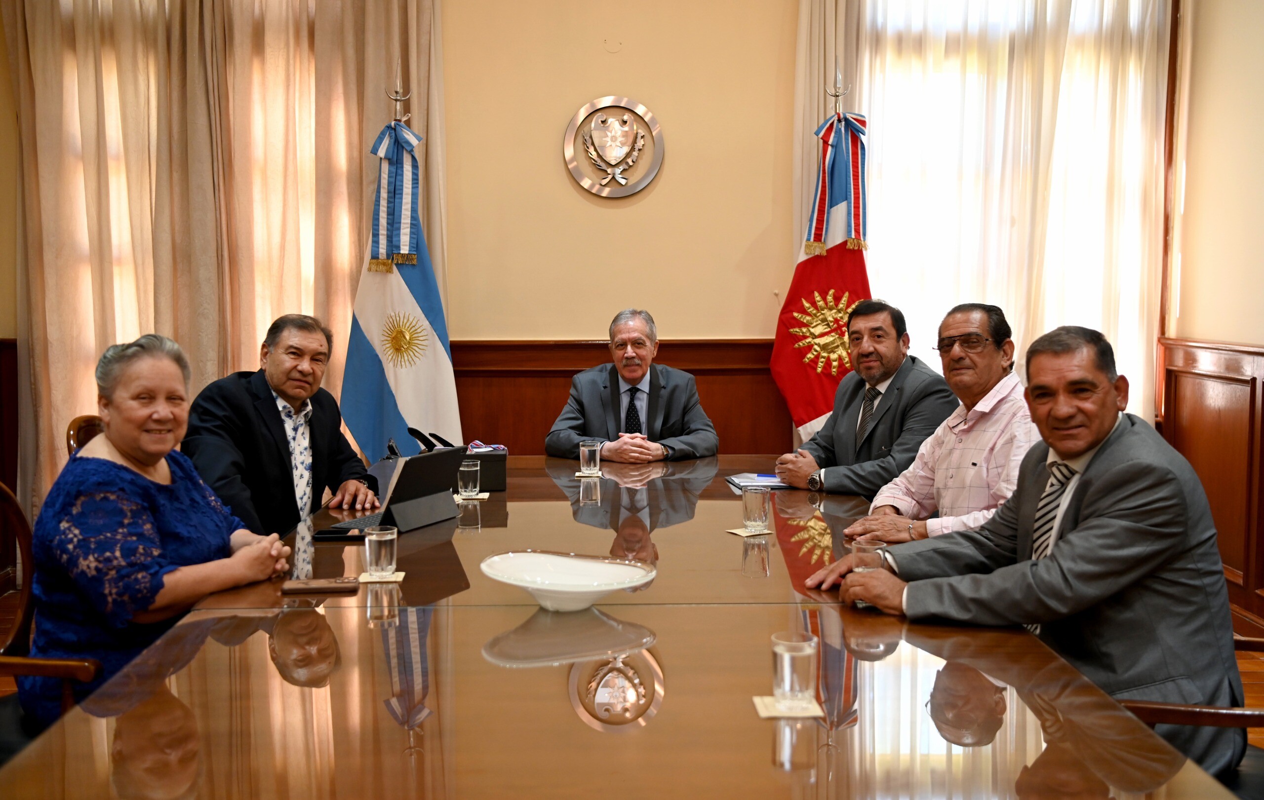 EL GOBERNADOR SUÁREZ RECIBIÓ AL PASTOR PRINCIPAL DE LA IGLESIA PENTECOSTAL UNIDA DE ARGENTINA