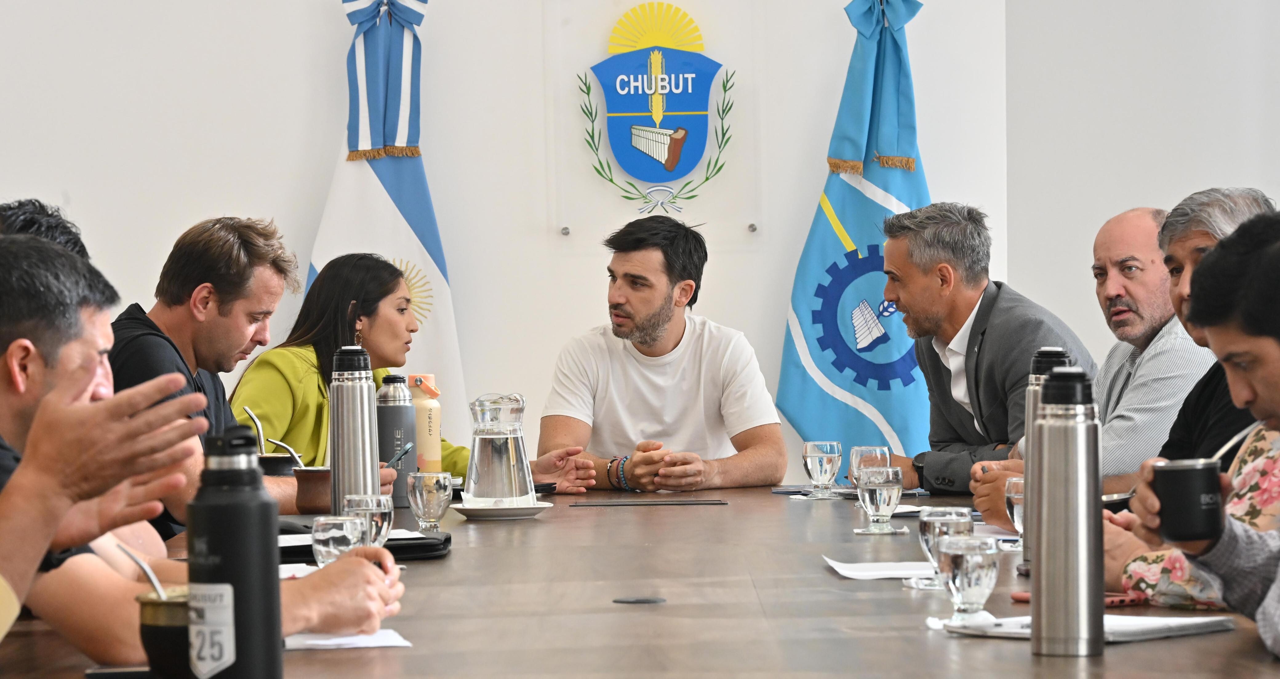 Orden fiscal y modernización: Provincia y comunas comprometidos con el ordenamiento fiscal y la competitividad de la región