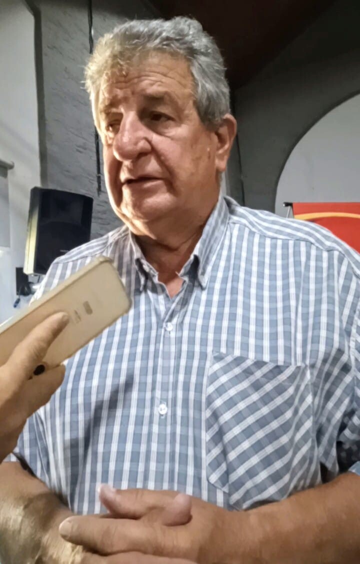 MANO A MANO DEL INTENDENTE CEMBORAIN CON LOS VECINOS