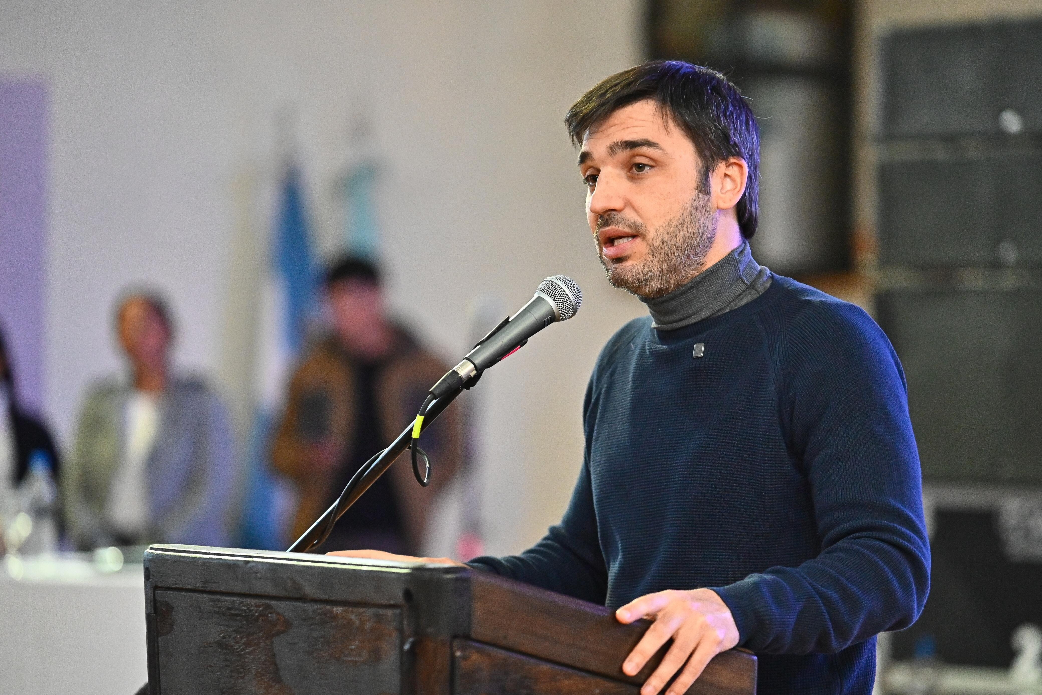 IMG-20260401-WA0062.jpg Torres encabezó el 83º aniversario de Alto Río Senguer con anuncios de viviendas y obras para fortalecer los servicios públicos