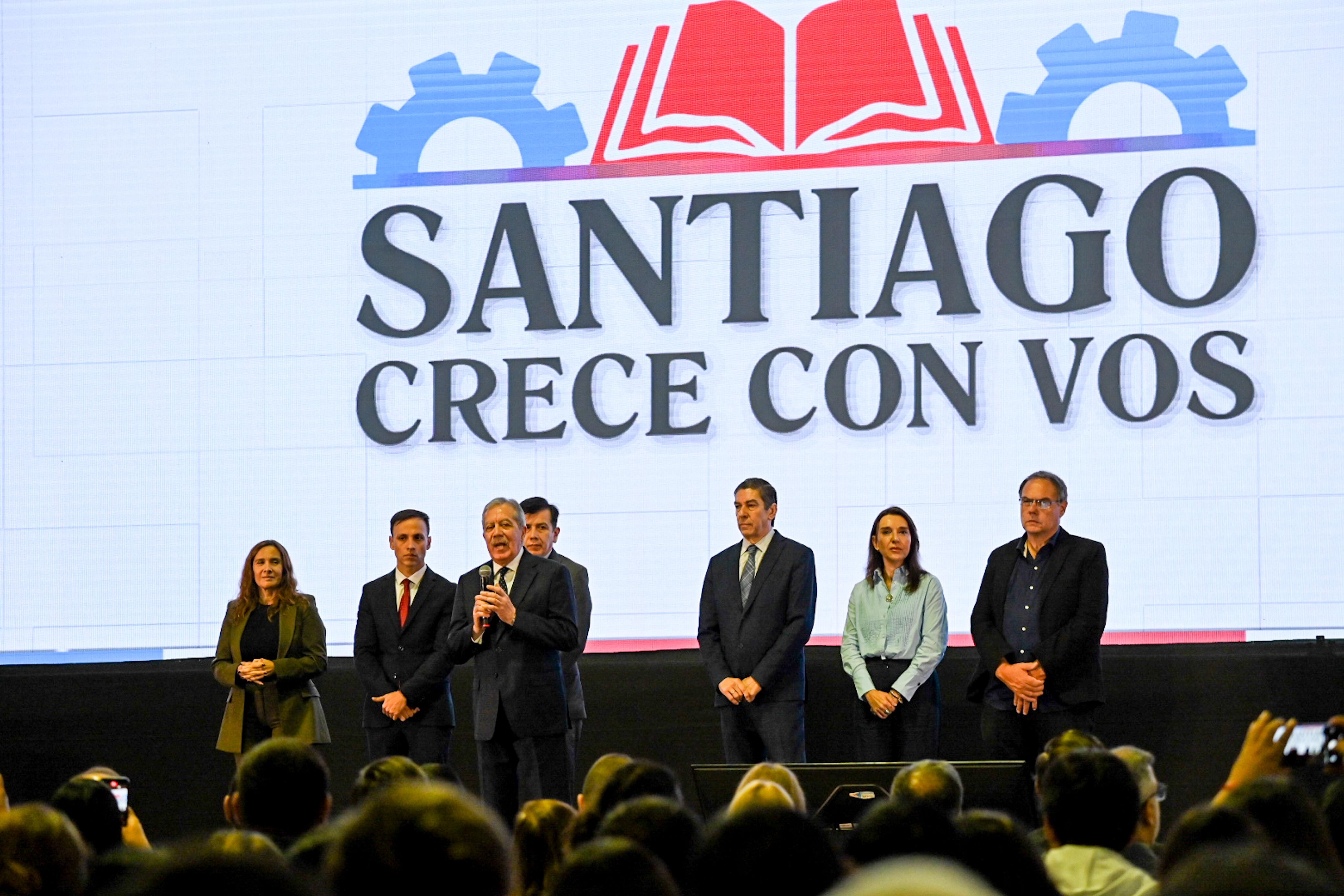 EL GOBERNADOR ELIAS SUÁREZ ENCABEZÓ LA APERTURA DE LA CLASE MAGISTRAL DEL PROGRAMA “SANTIAGO CRECE CON VOS” ANTE JÓVENES DE TODA LA PROVINCIA
