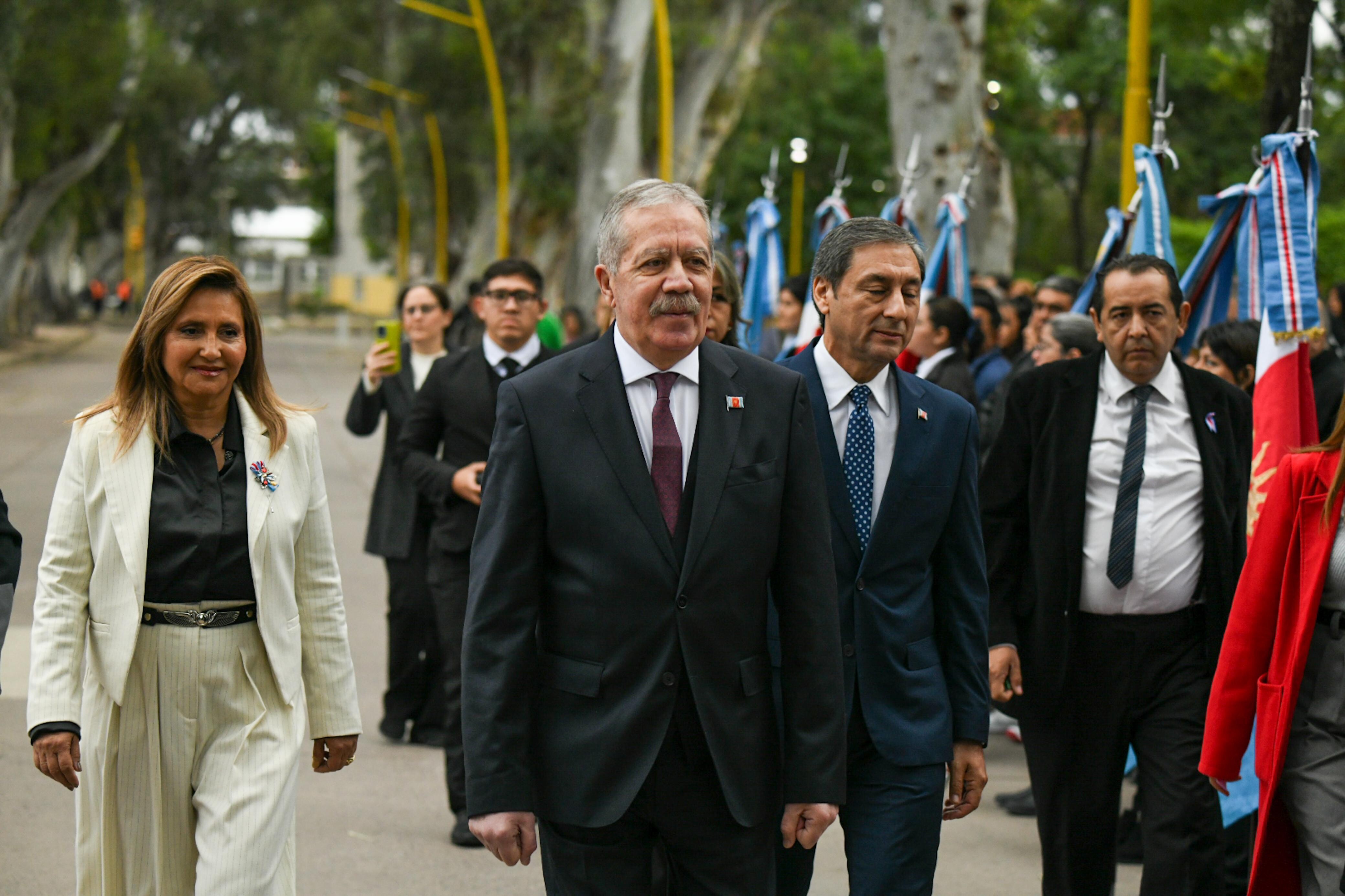 El gobernador Elías Suárez presidió el acto por el 206° Aniversario de la Autonomía Provincial 