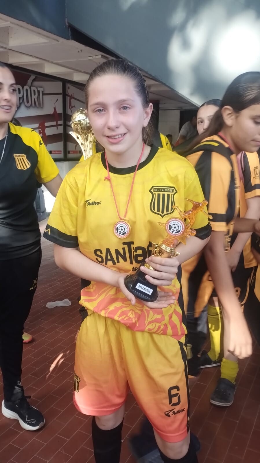 FUTURA CRACK: FRANCESCA CELLA JUGADORA DE MITRE