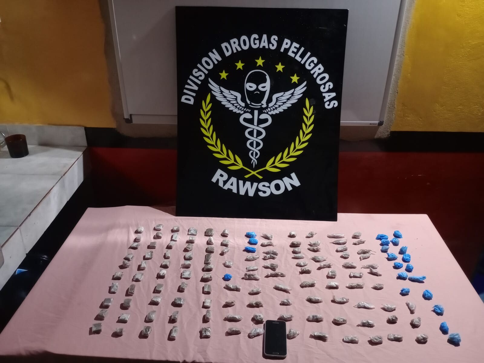 La Policía del Chubut desbarató una banda dedicada al narcomenudeo