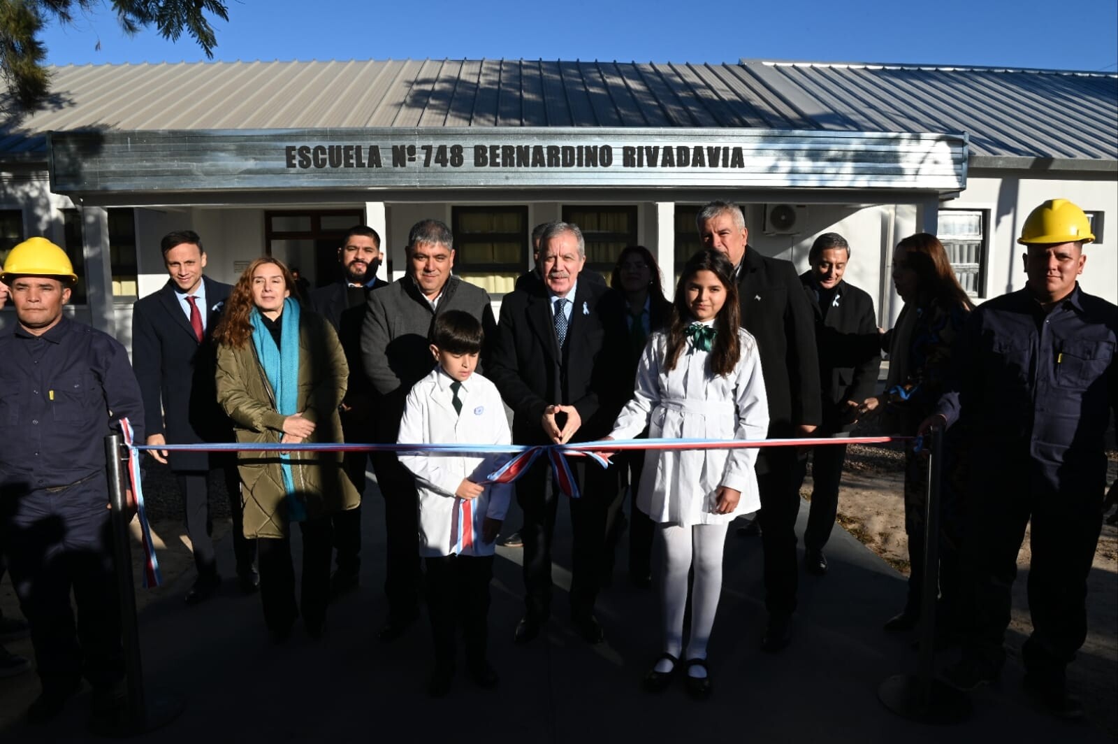 EL GOBERNADOR ELÍAS SUÁREZ INAUGURÓ OBRAS DE AMPLIACIÓN Y REFACCIÓN EN LA ESCUELA N° 748 DE VILLA ATAMISQUI Y ENTREGÓ VIVIENDAS SOCIALES