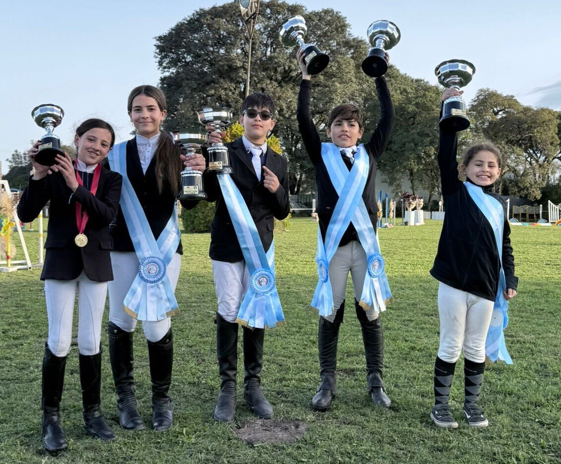 LA CUSTODIA ECUESTRE BRILLÓ EN EL TORNEO ANIVERSARIO DEL JOCKEY CLUB DE TUCUMÁN LA CUSTODIA ECUESTRE BRILLÓ EN EL TORNEO ANIVERSARIO DEL JOCKEY CLUB DE TUCUMÁN