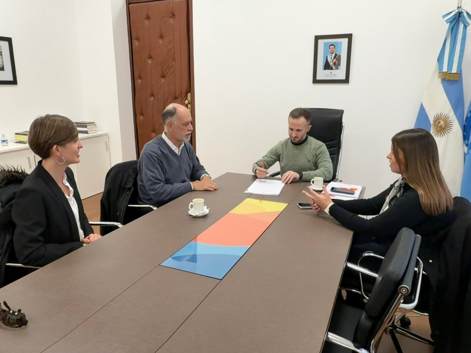 IMG-20260723-WA0001 (1).jpg El Registro Civil y el Banco del Chubut avanzan en la integración digital para agilizar procesos administrativos