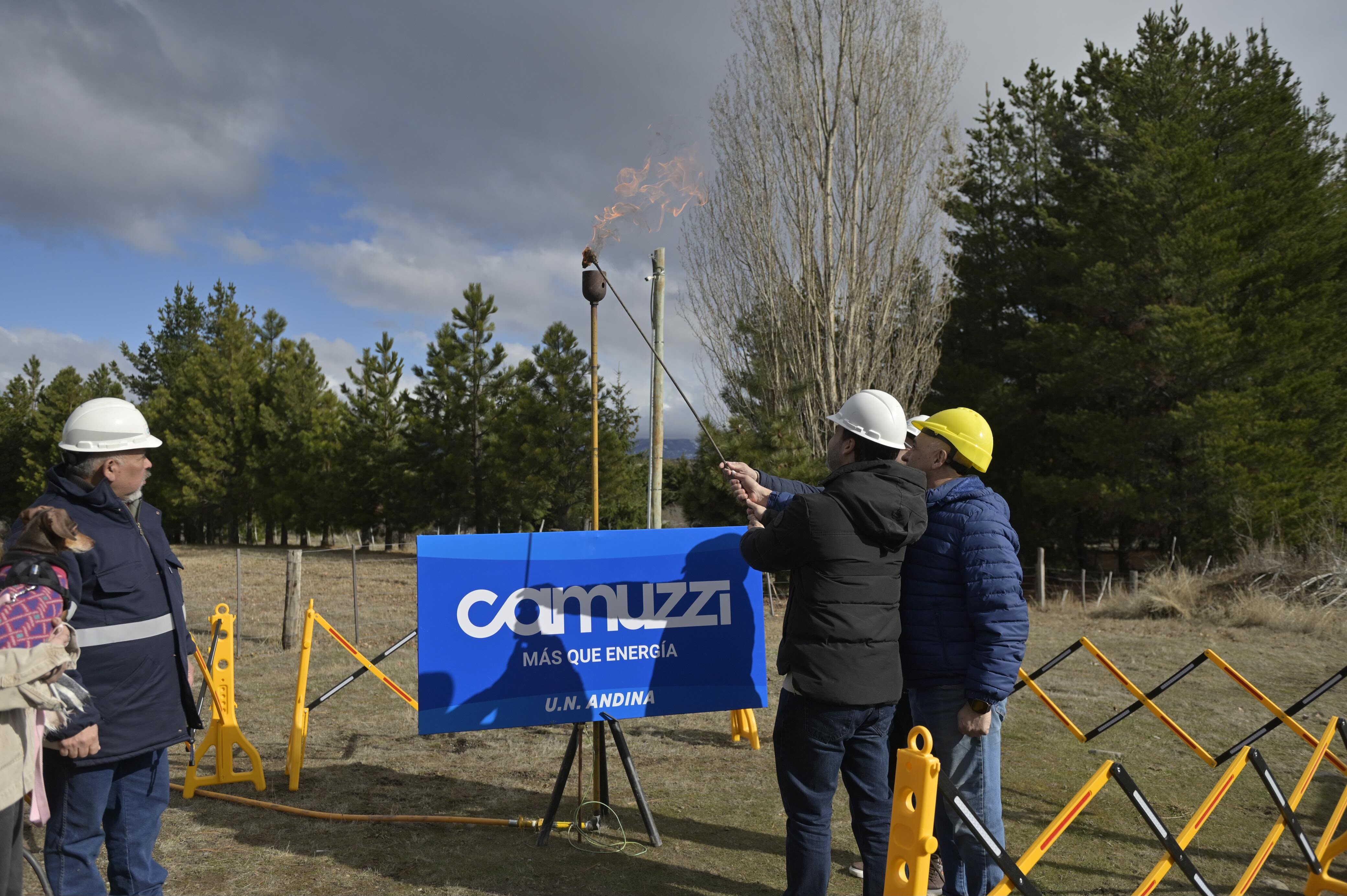 Torres y Taccetta inauguraron una obra esperada durante 14 años que permitirá llevar gas a más de 70 familias de Esquel Torres y Taccetta inauguraron una obra esperada durante 14 años que permitirá llevar gas a más de 70 familias de Esquel