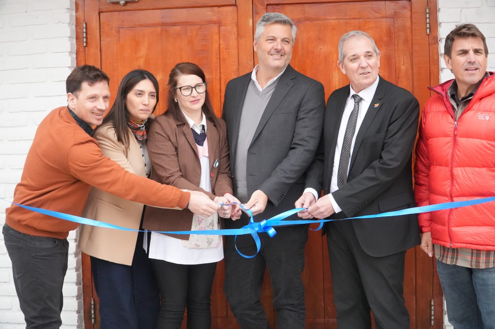 La Escuela N° 95 de Telsen inauguró obras de mejoras impulsadas por Ford Argentina y la Provincia La Escuela N° 95 de Telsen inauguró obras de mejoras impulsadas por Ford Argentina y la Provincia