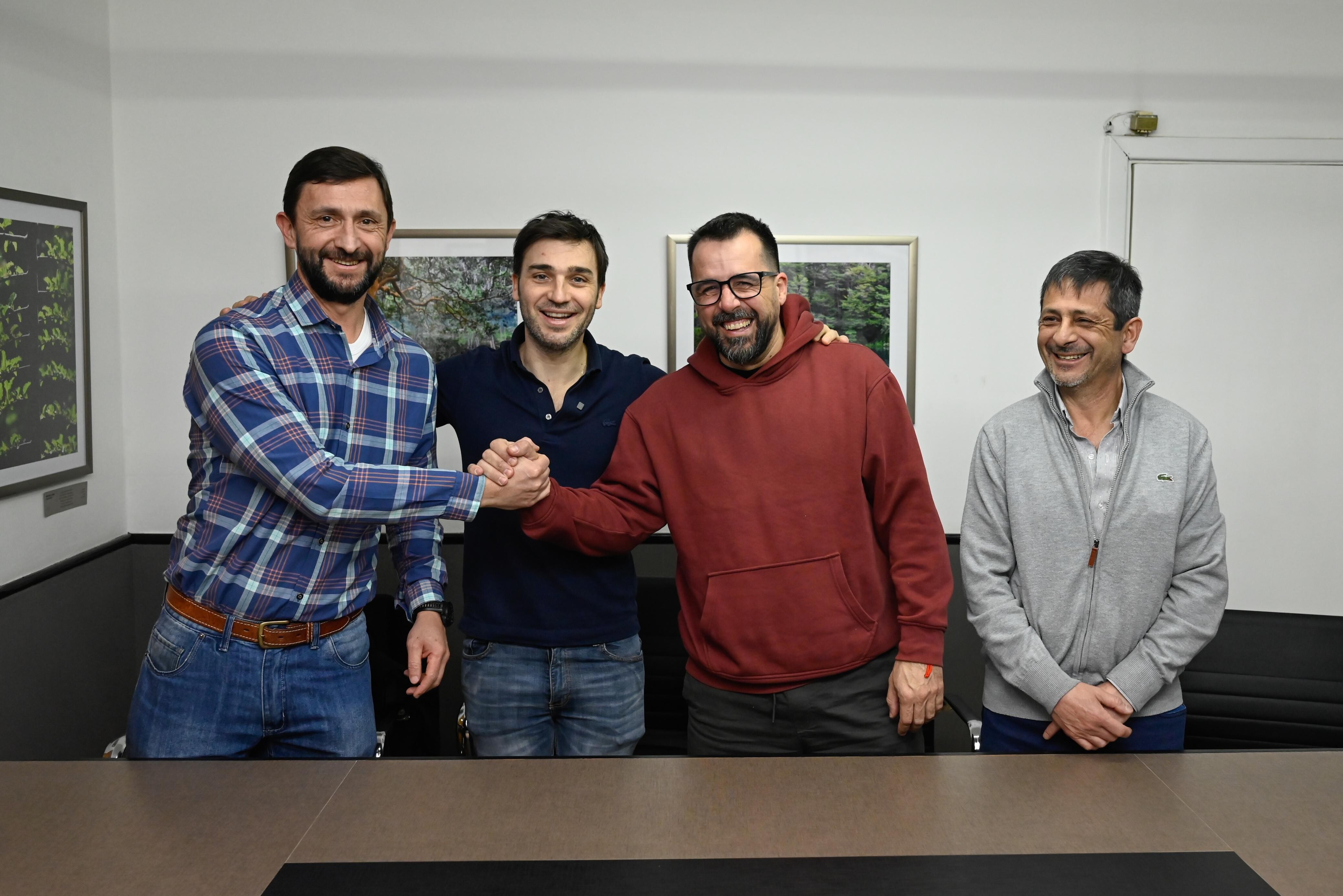 Fondo de Desarrollo Cordillerano: Provincia invertirá más de $2.300 millones para construir 39 viviendas en Esquel, Cholila y Trevelin Fondo de Desarrollo Cordillerano: Provincia invertirá más de $2.300 millones para construir 39 viviendas en Esquel, Cholila y Trevelin