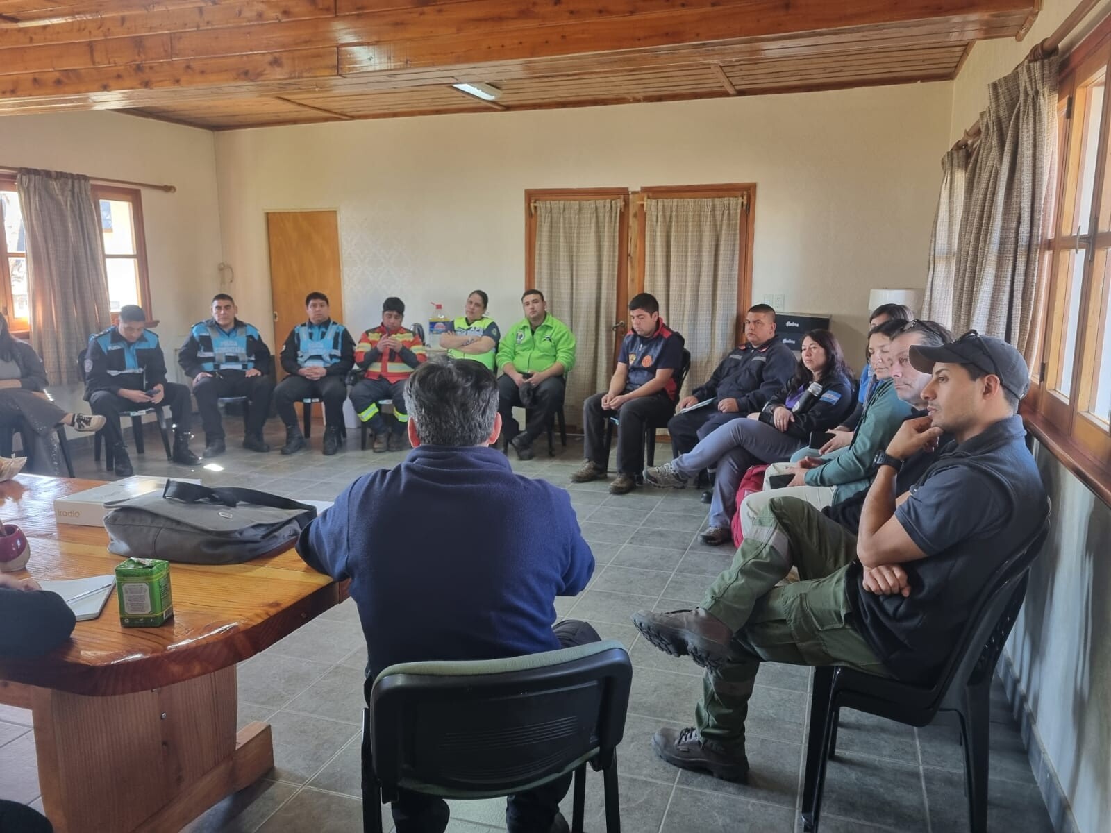 Protección Ciudadana fortalece la prevención y preparación ante emergencias en Cholila Protección Ciudadana fortalece la prevención y preparación ante emergencias en Cholila