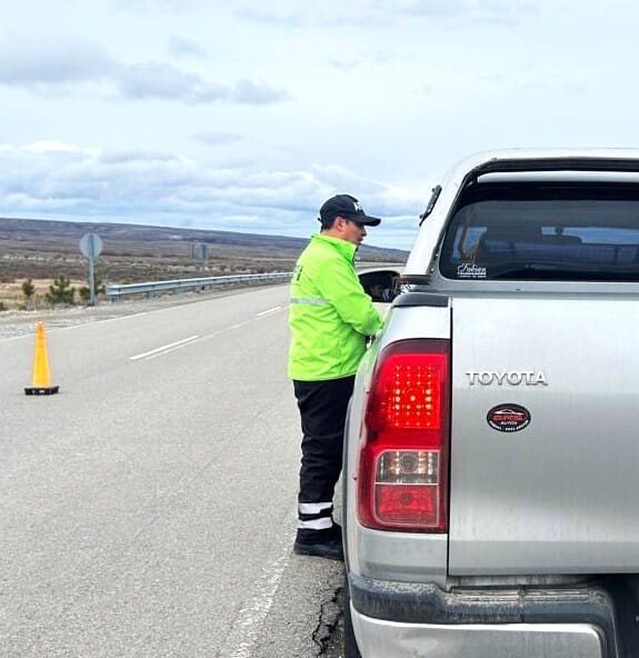 Provincia controló más de 7.000 vehículos y retiró de la vía pública a 45 conductores durante el fin de semana Provincia controló más de 7.000 vehículos y retiró de la vía pública a 45 conductores durante el fin de semana