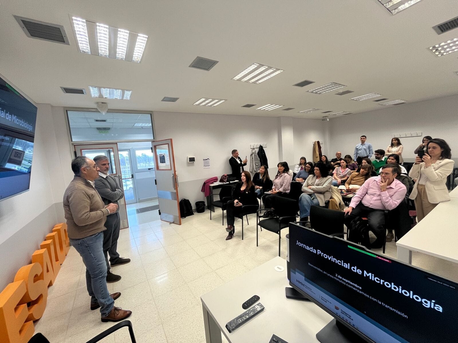 Salud realizó en Trelew la Jornada Provincial de Microbiología