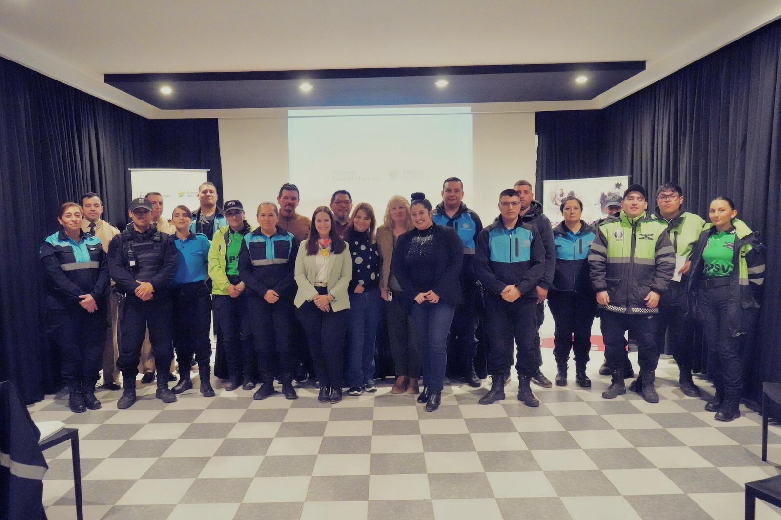 El Gobierno del Chubut capacitó en Camarones sobre prevención y detección de trata de personas El Gobierno del Chubut capacitó en Camarones sobre prevención y detección de trata de personas