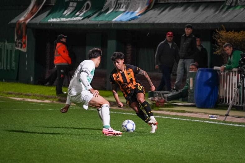 MITRE EMPATÓ CON EL PUNTERO Y SE TRAJO UN PUNTO DE CABALLITO MITRE EMPATÓ CON EL PUNTERO Y SE TRAJO UN PUNTO DE CABALLITO