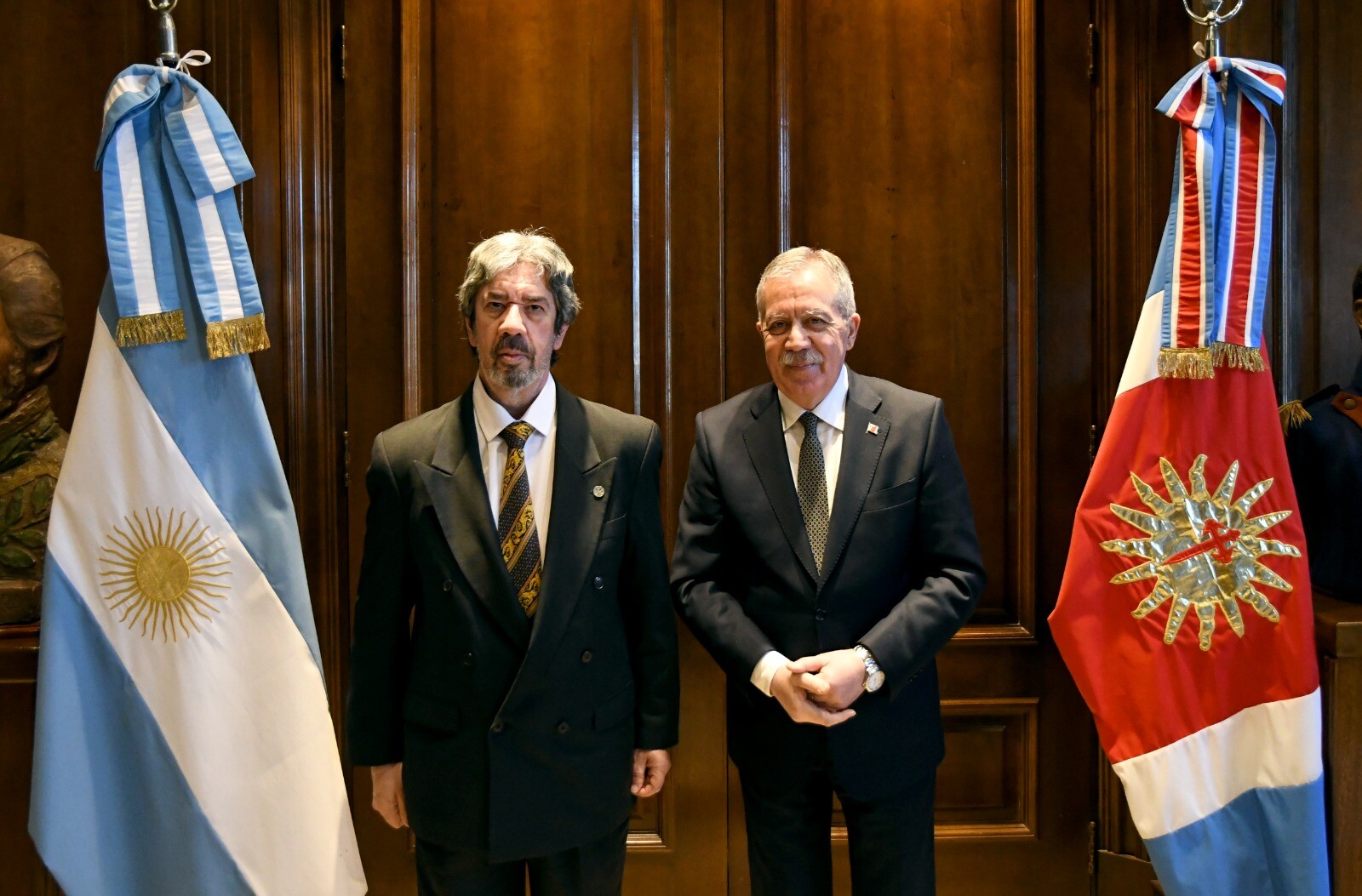 EL GOBERNADOR ELÍAS SUÁREZ RECIBIÓ EN CASA DE GOBIERNO A DESTACADOS JURISTAS DE BRASIL Y PARAGUAY