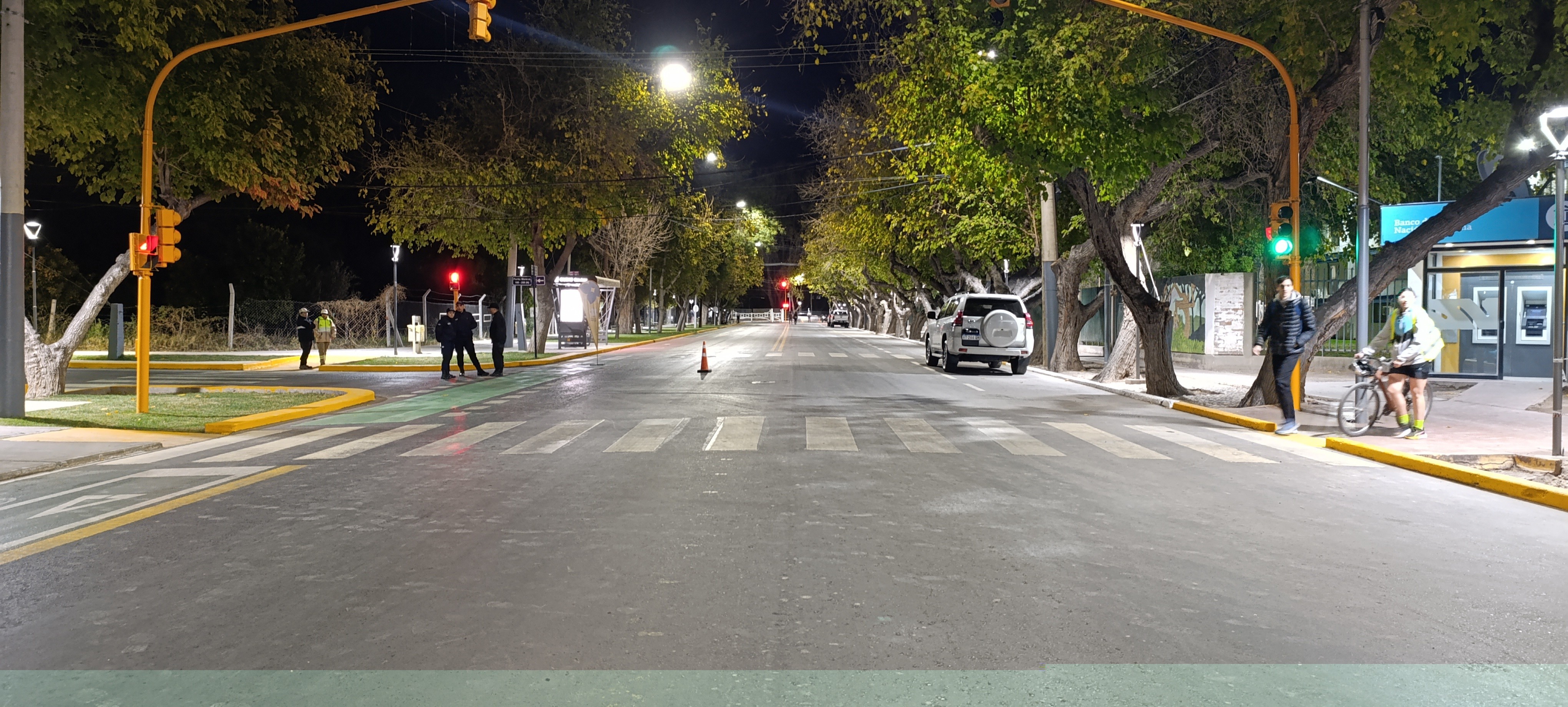 Acompañada por el gobernador Marcelo Orrego,la intendenta de la Ciudad de San Juan,Susana Laciar,dejo inaugurada las obras de pavimentación en una nueva zona del departamento