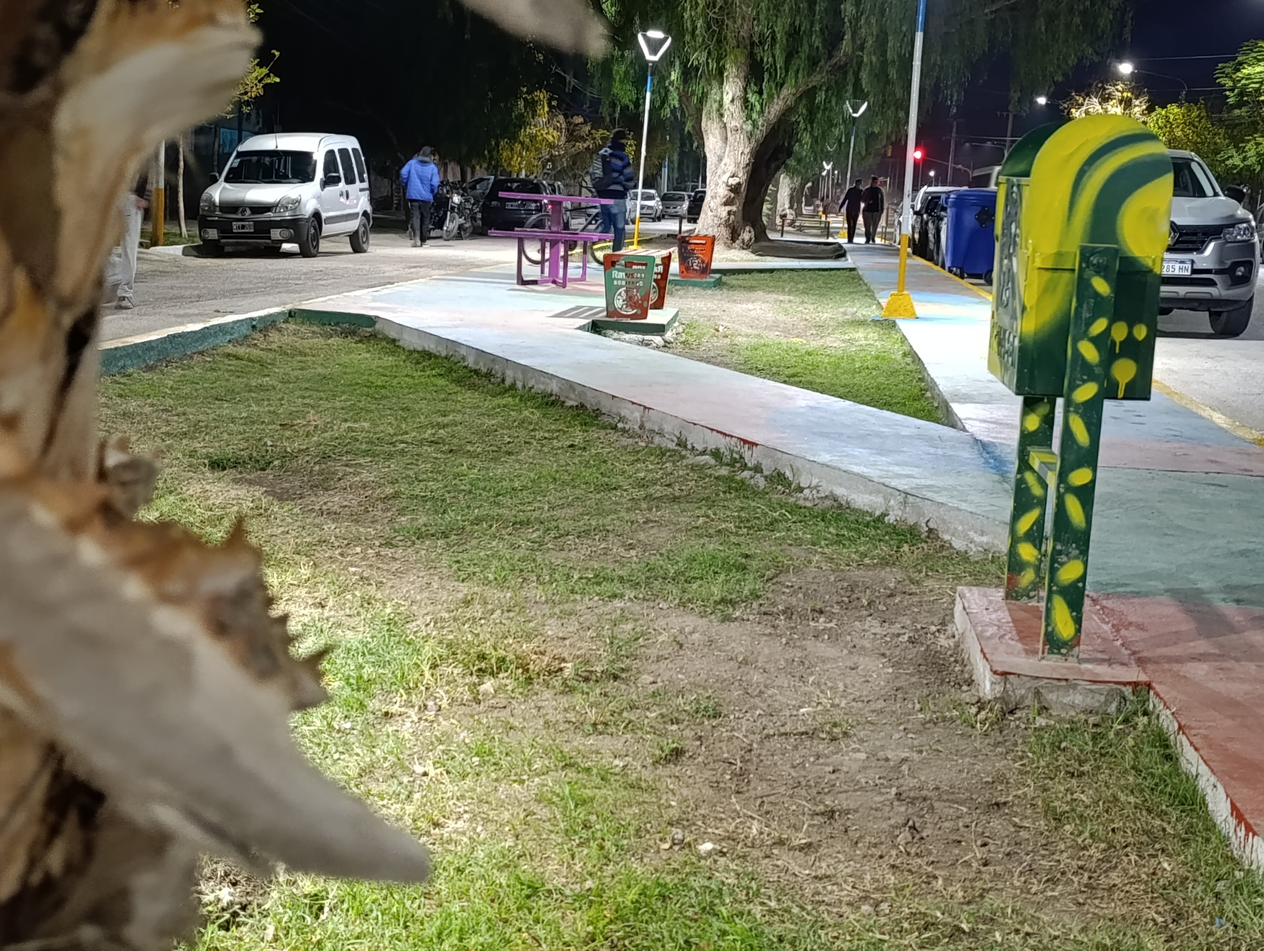 Cumpliendo parte de sus anuncios en la Apertura de Sesiones de comienzo del año, el intendente de Rawson inauguro las obras del Paseo Vidart.