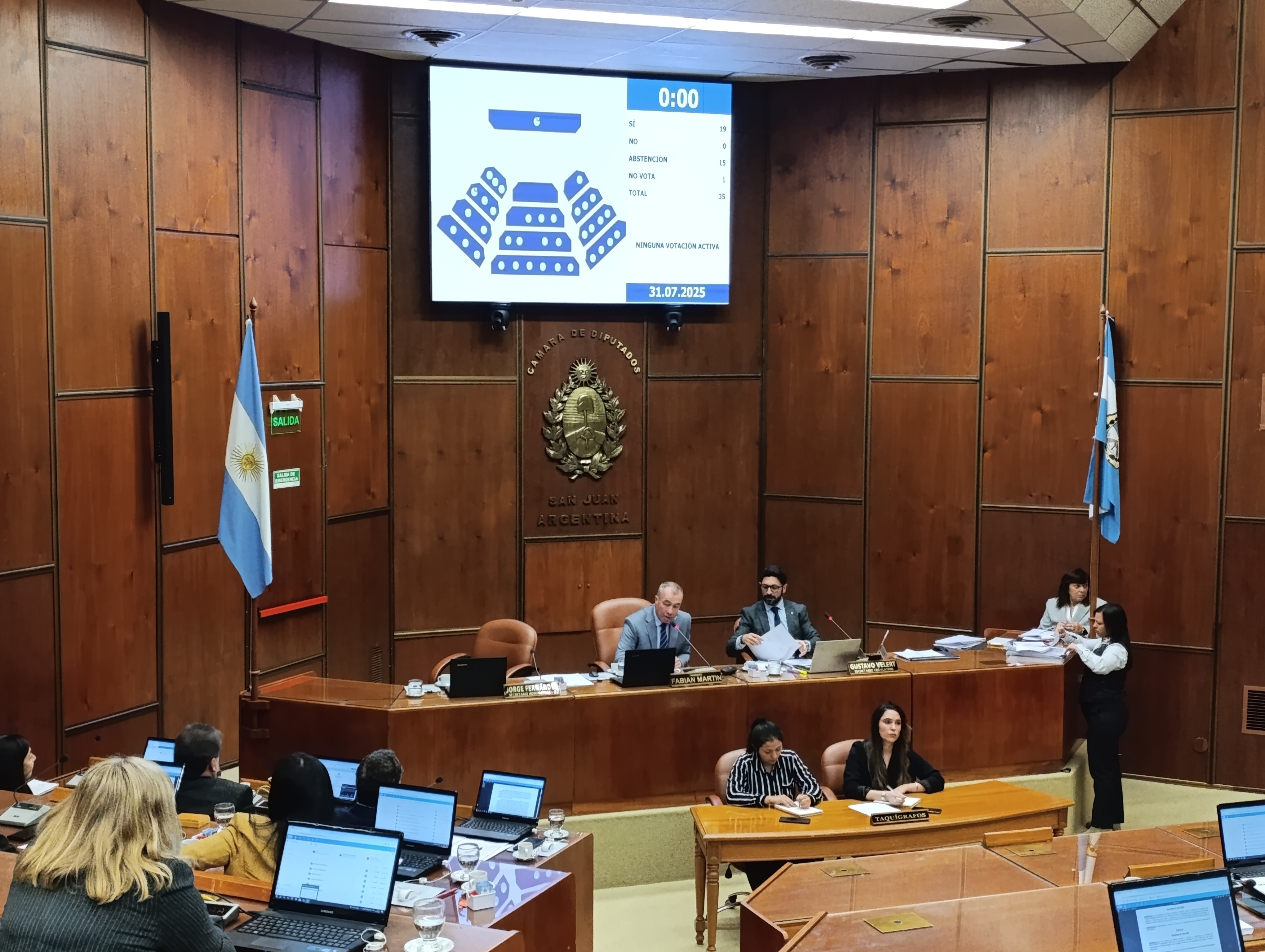 En la sexta sesión ordinaria de la Cámara de Diputados, se aprobaron iniciativas clave que fortalecen a la  provincia